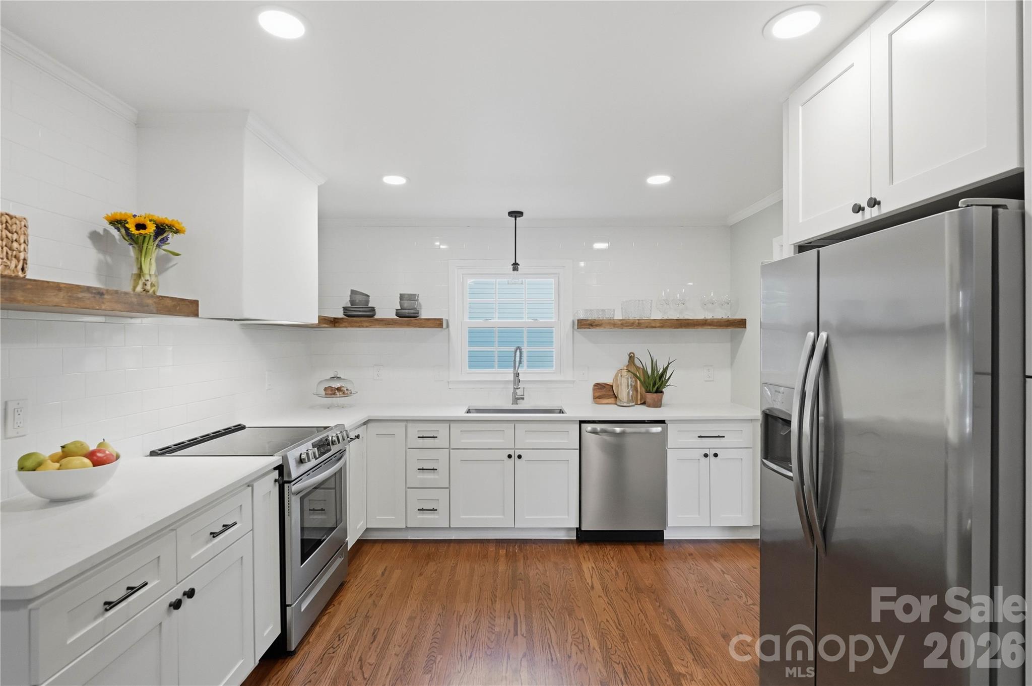 1061 Eaglewood Avenue