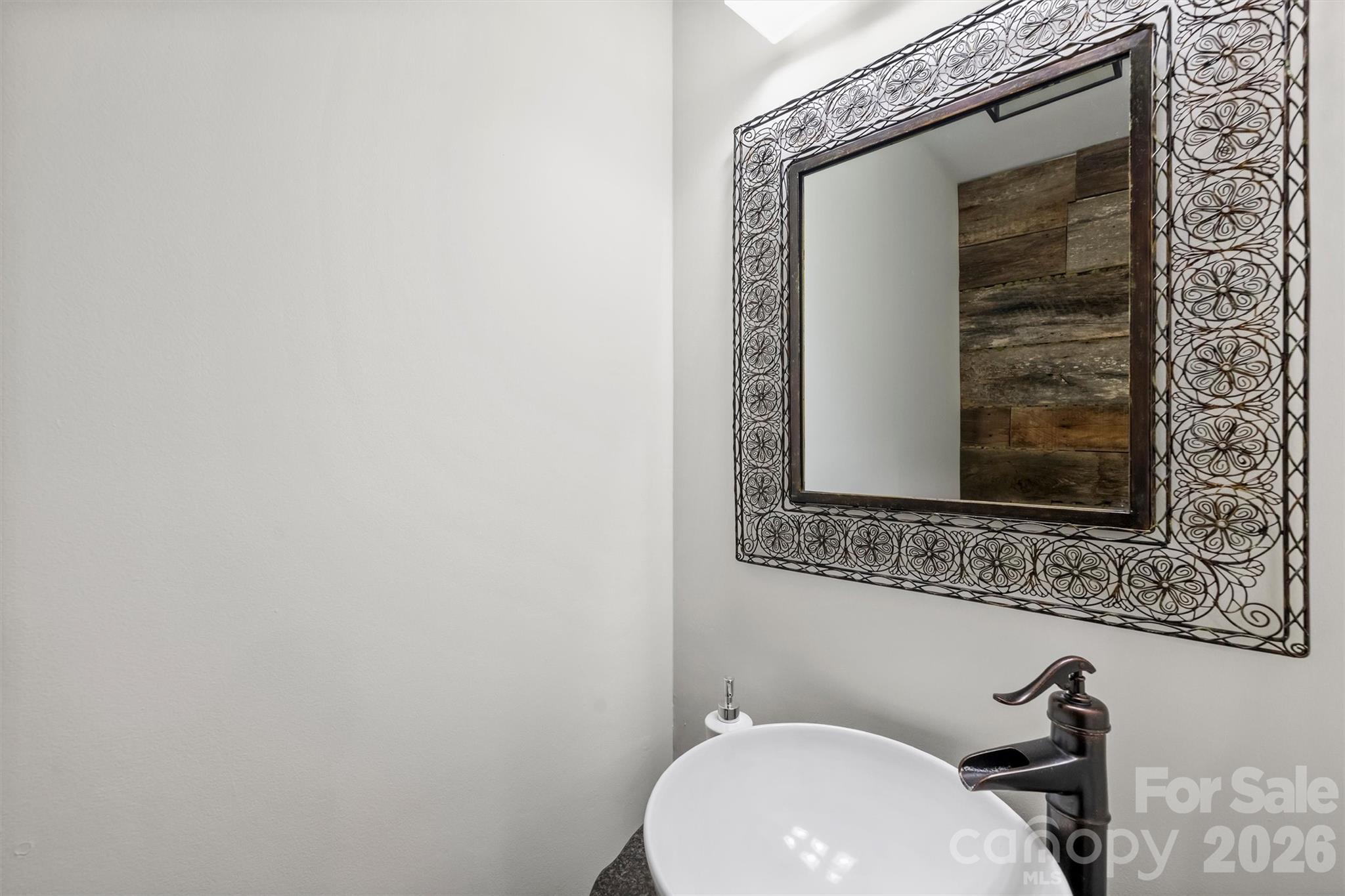 520 N Poplar Street Unit: I