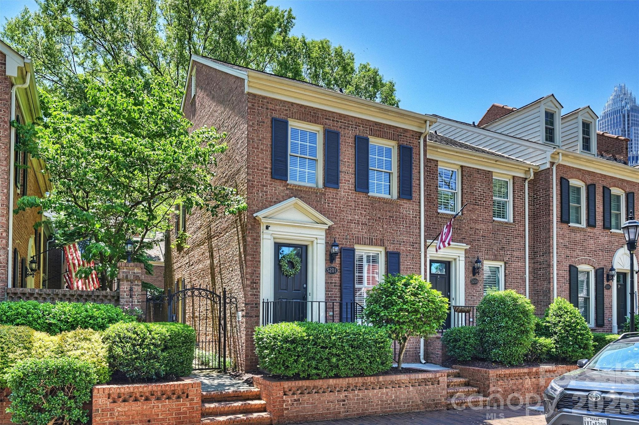 520 N Poplar Street Unit: I