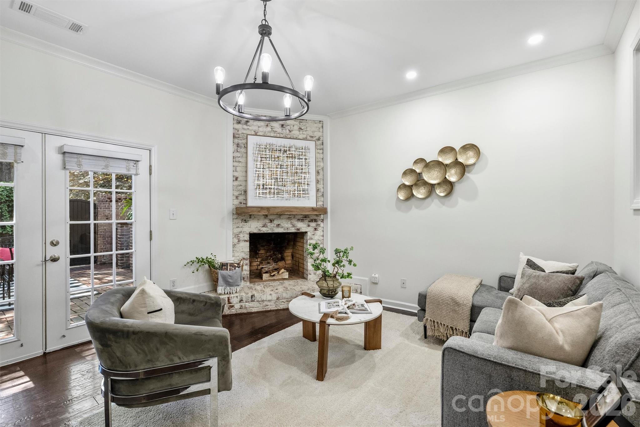 520 N Poplar Street Unit: I