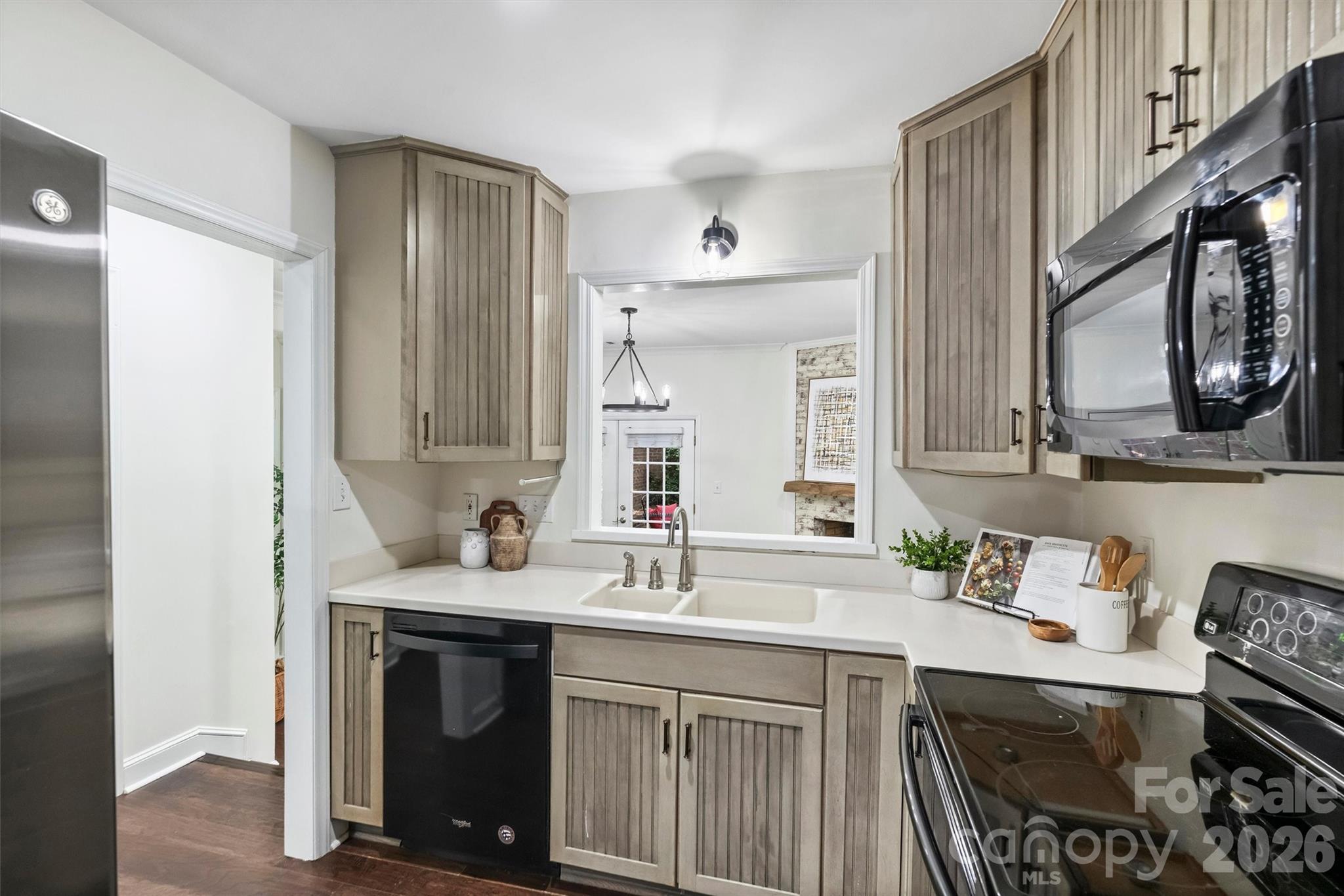 520 N Poplar Street Unit: I