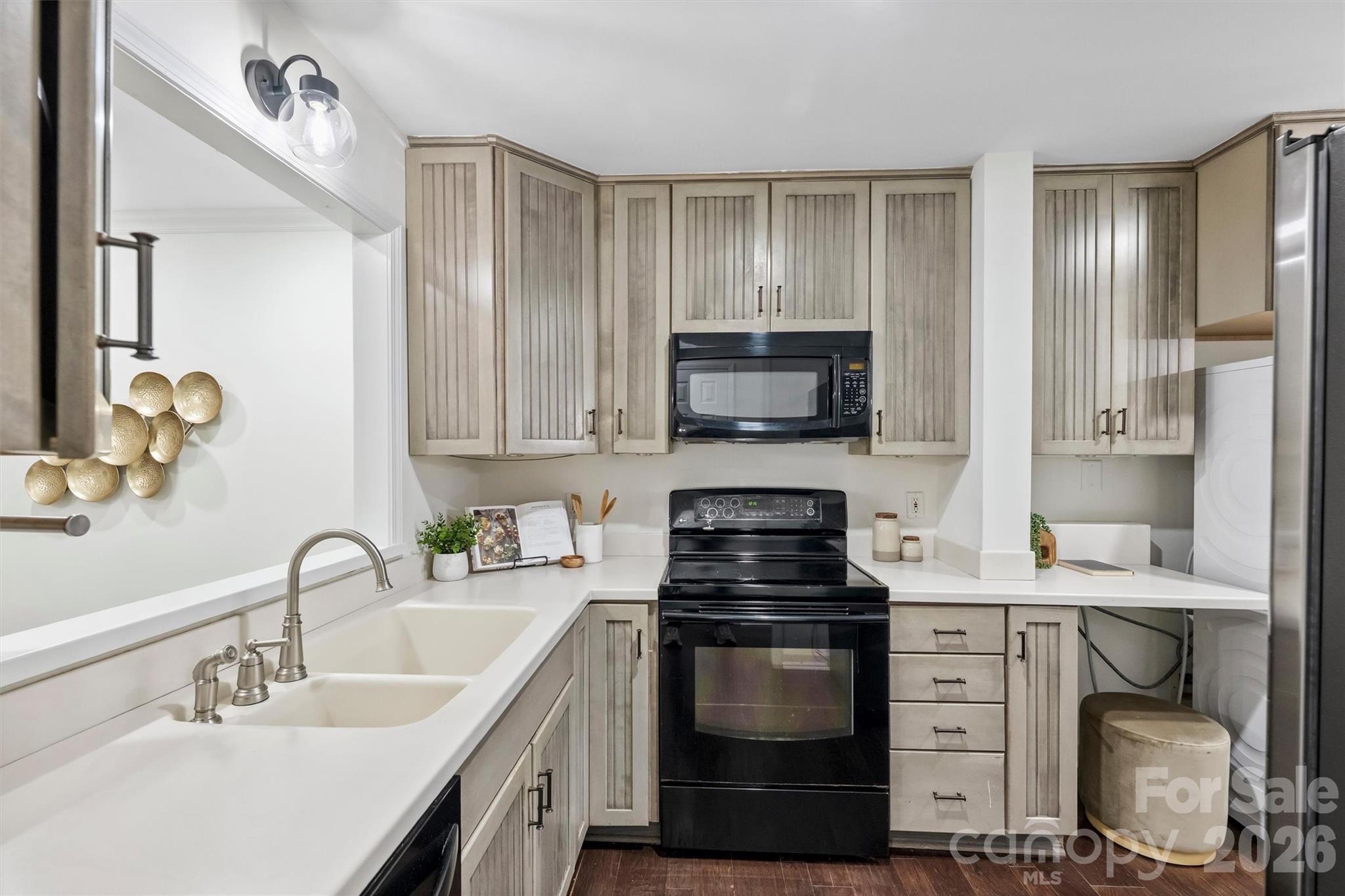 520 N Poplar Street Unit: I