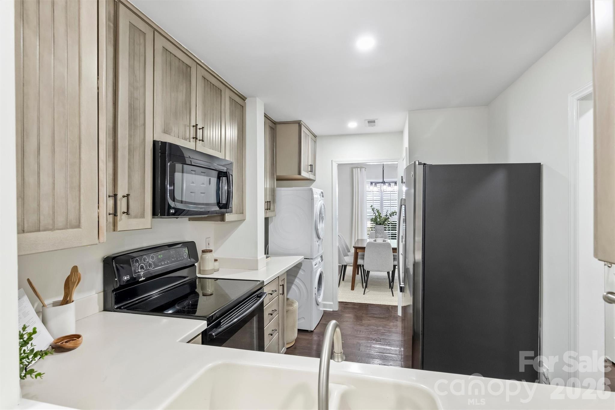 520 N Poplar Street Unit: I