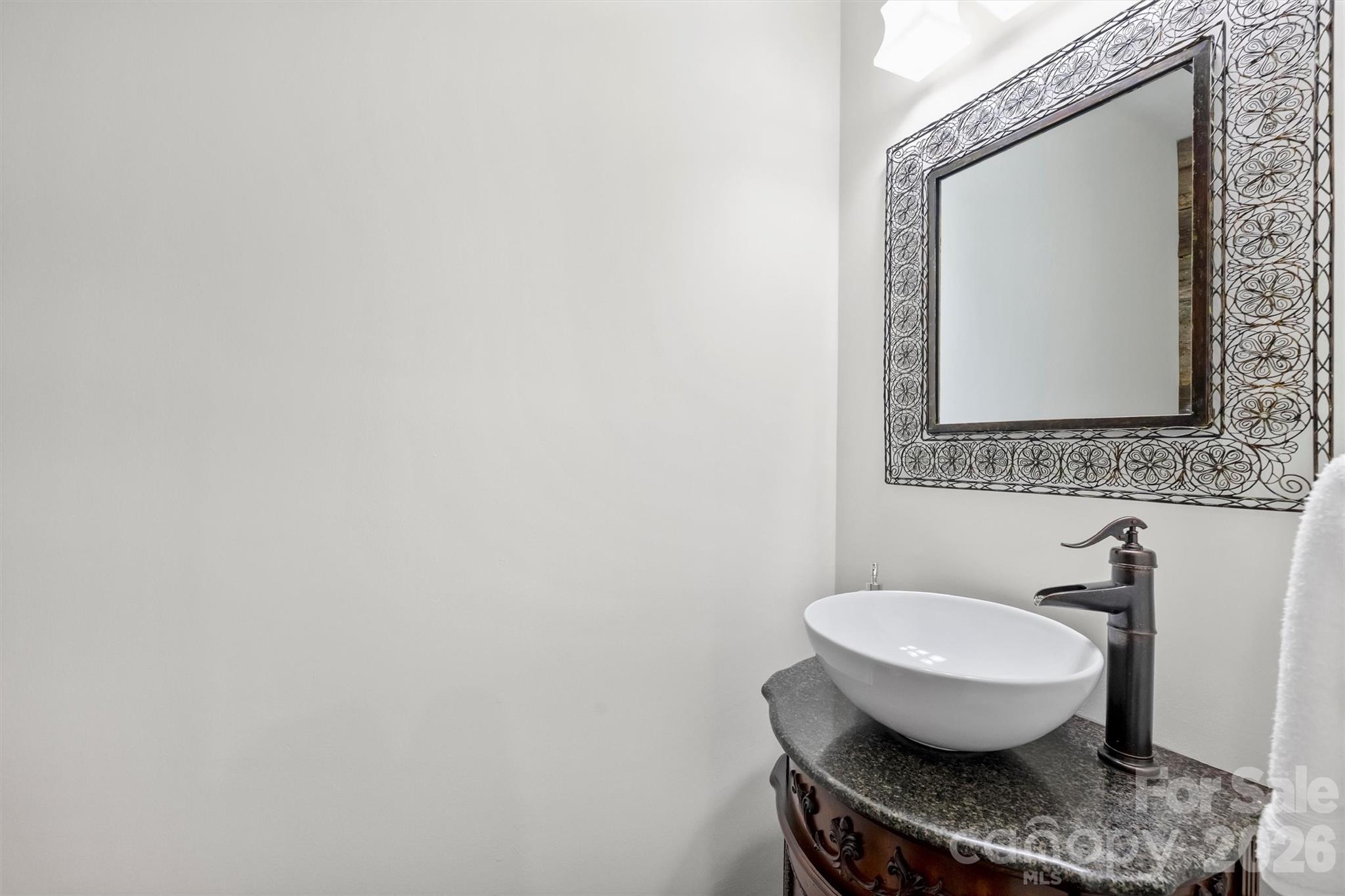 520 N Poplar Street Unit: I