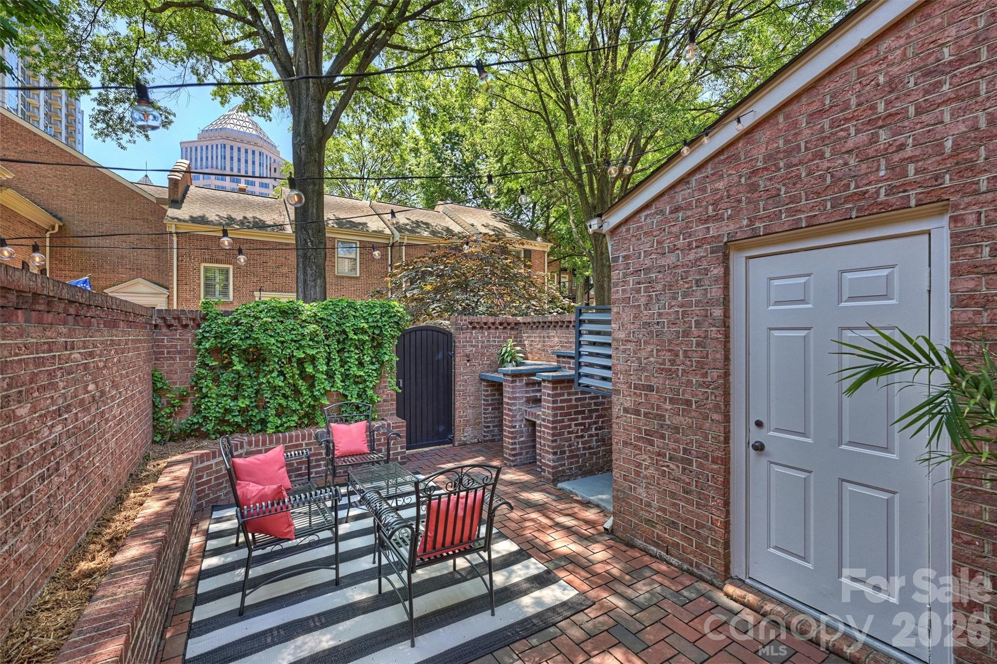 520 N Poplar Street Unit: I