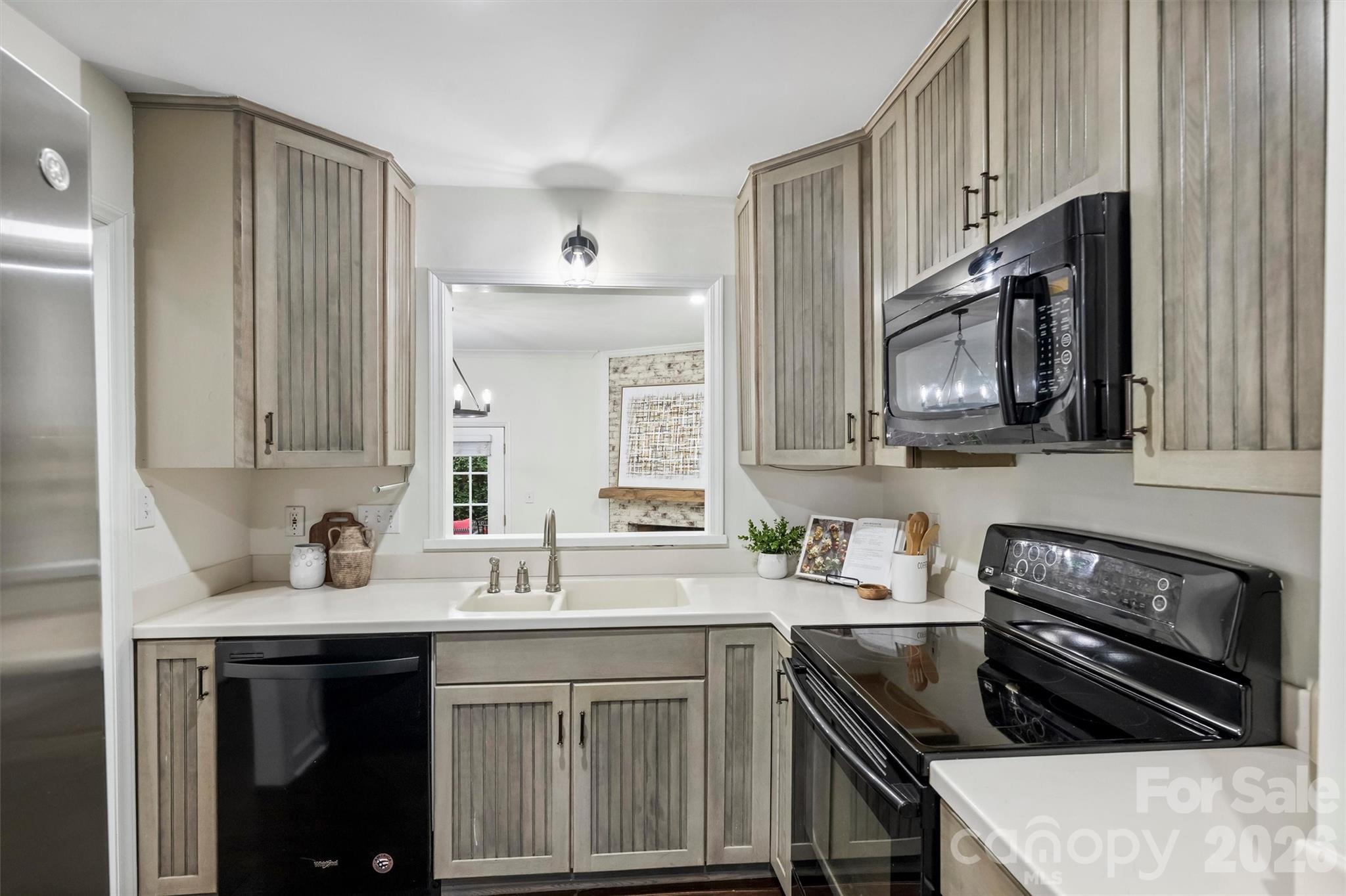 520 N Poplar Street Unit: I