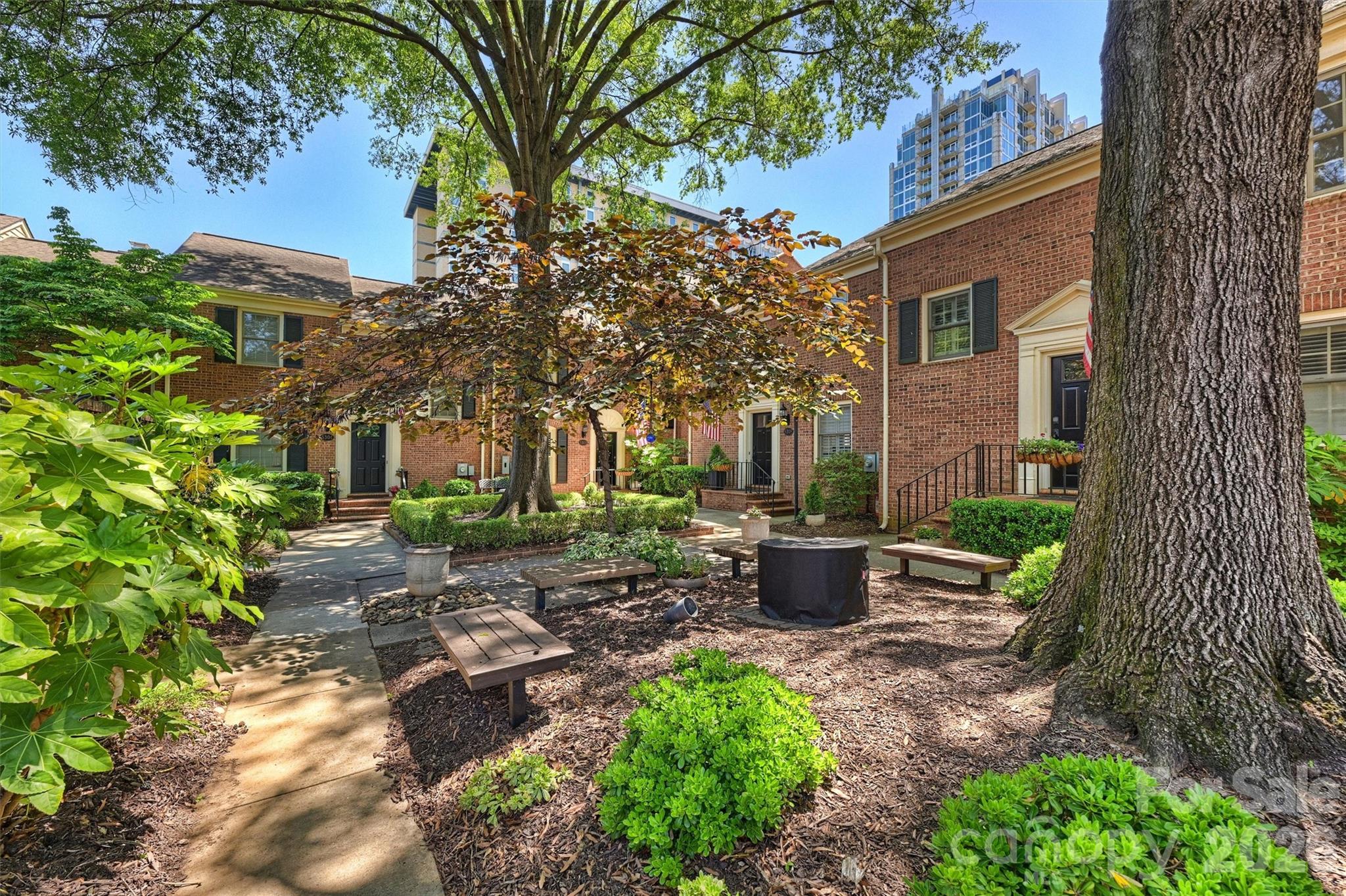 520 N Poplar Street Unit: I