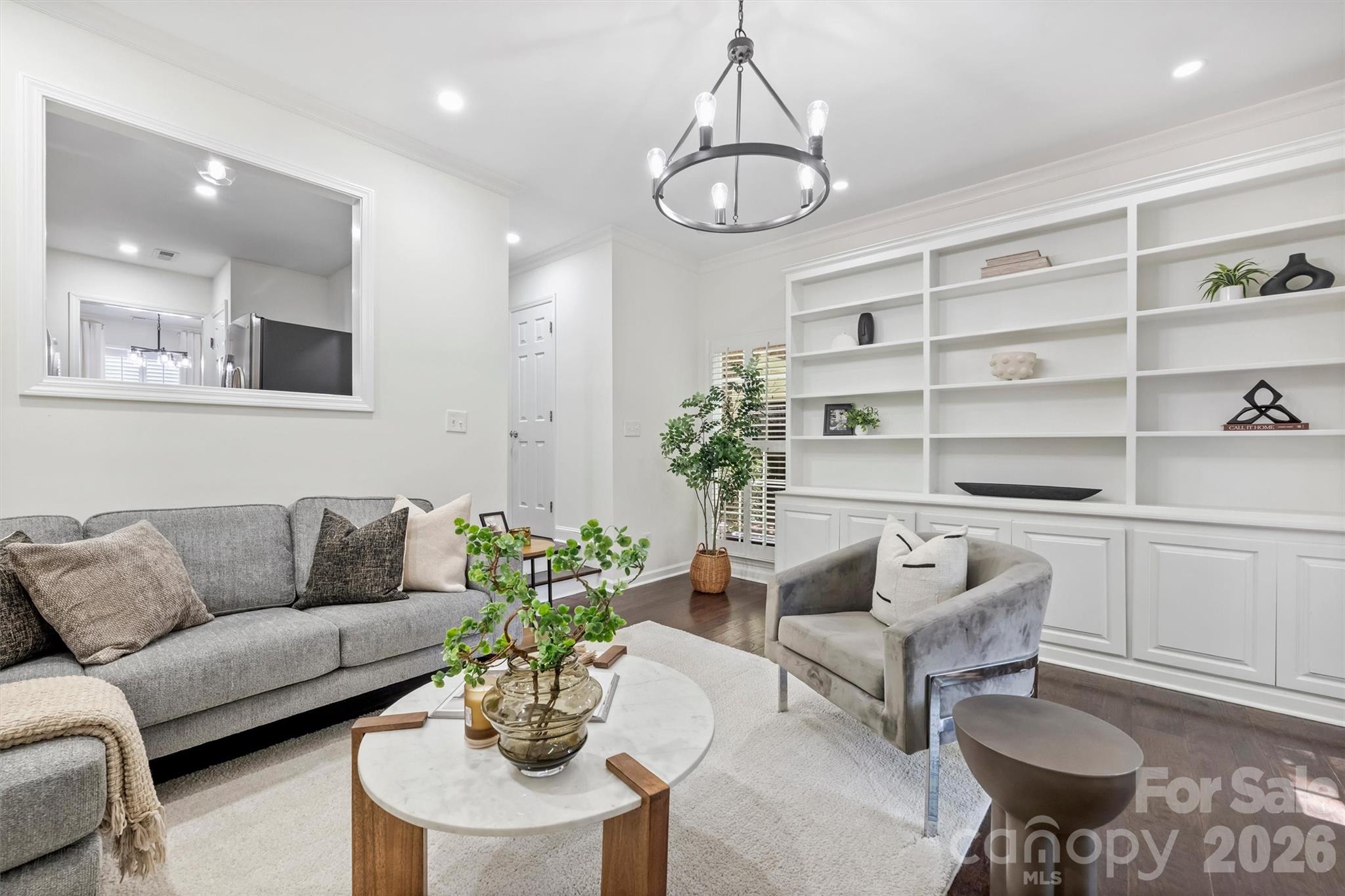 520 N Poplar Street Unit: I