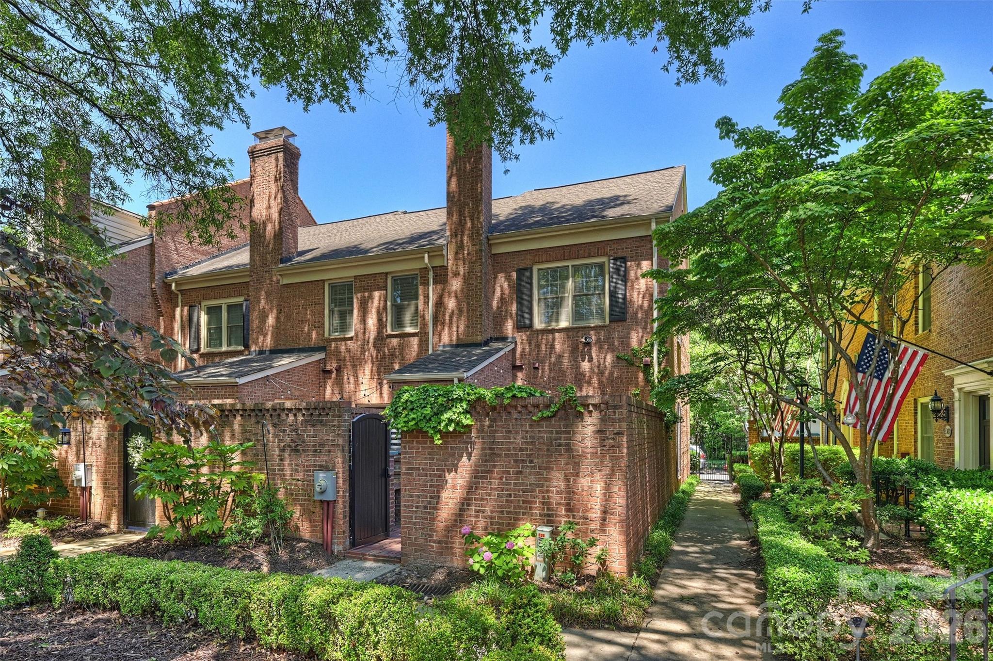 520 N Poplar Street Unit: I