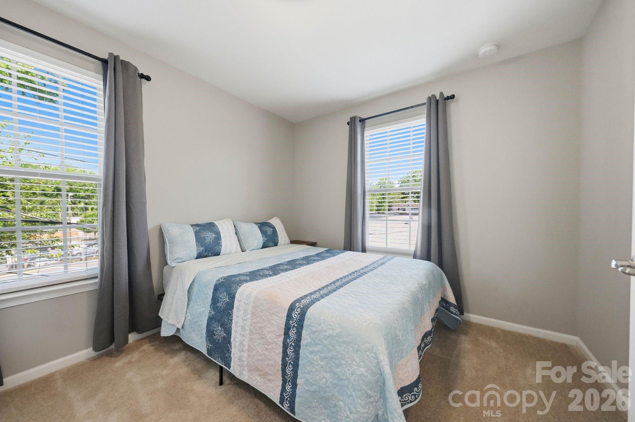 1221 Queen Lyon Court