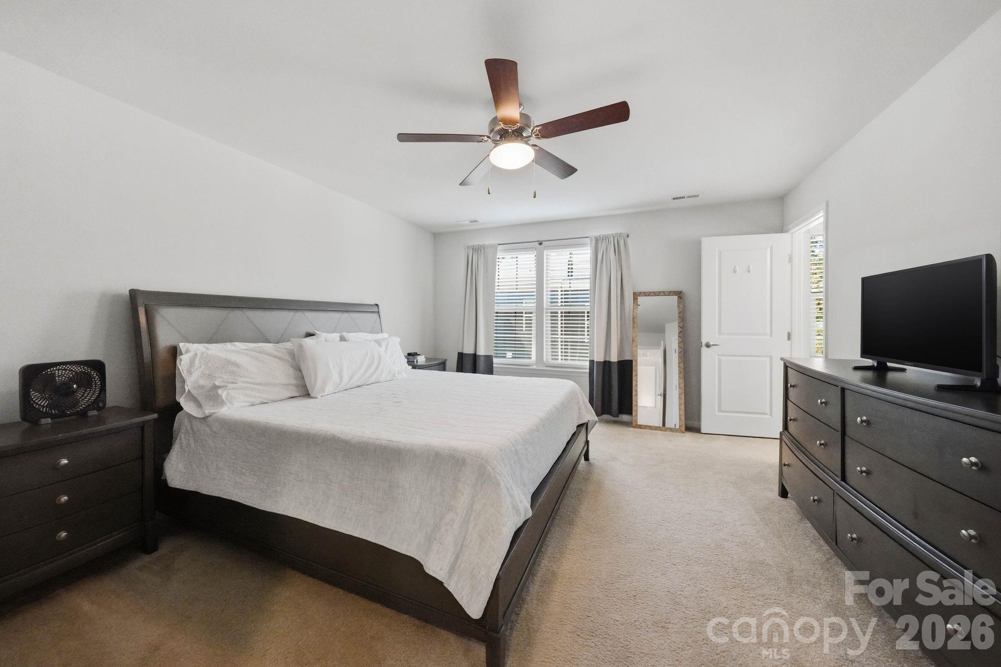 1221 Queen Lyon Court