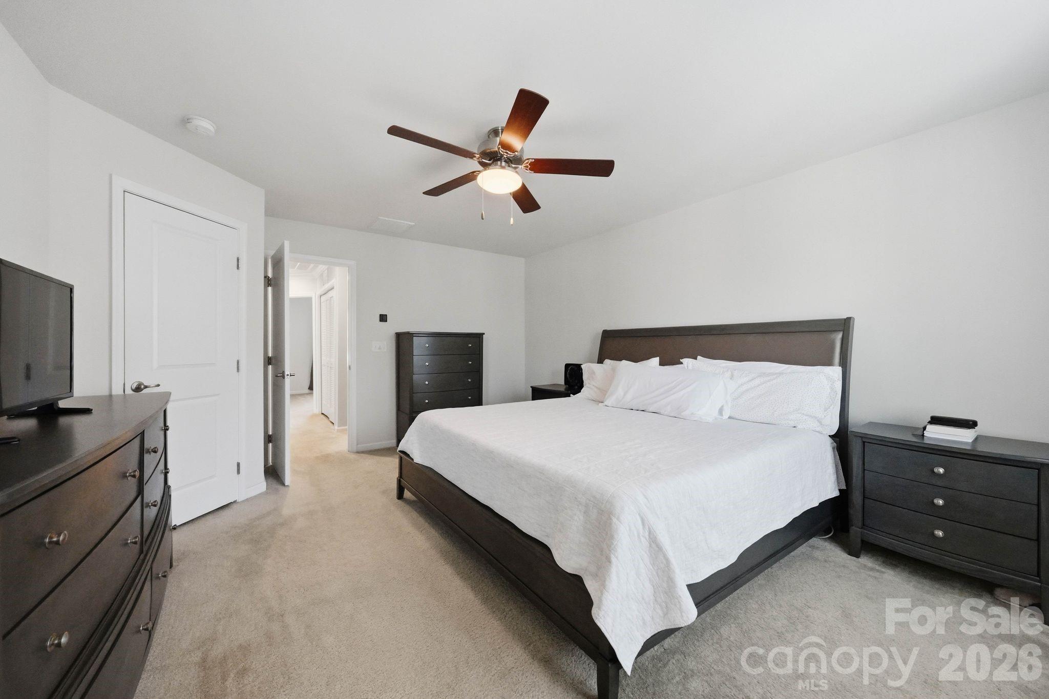 1221 Queen Lyon Court