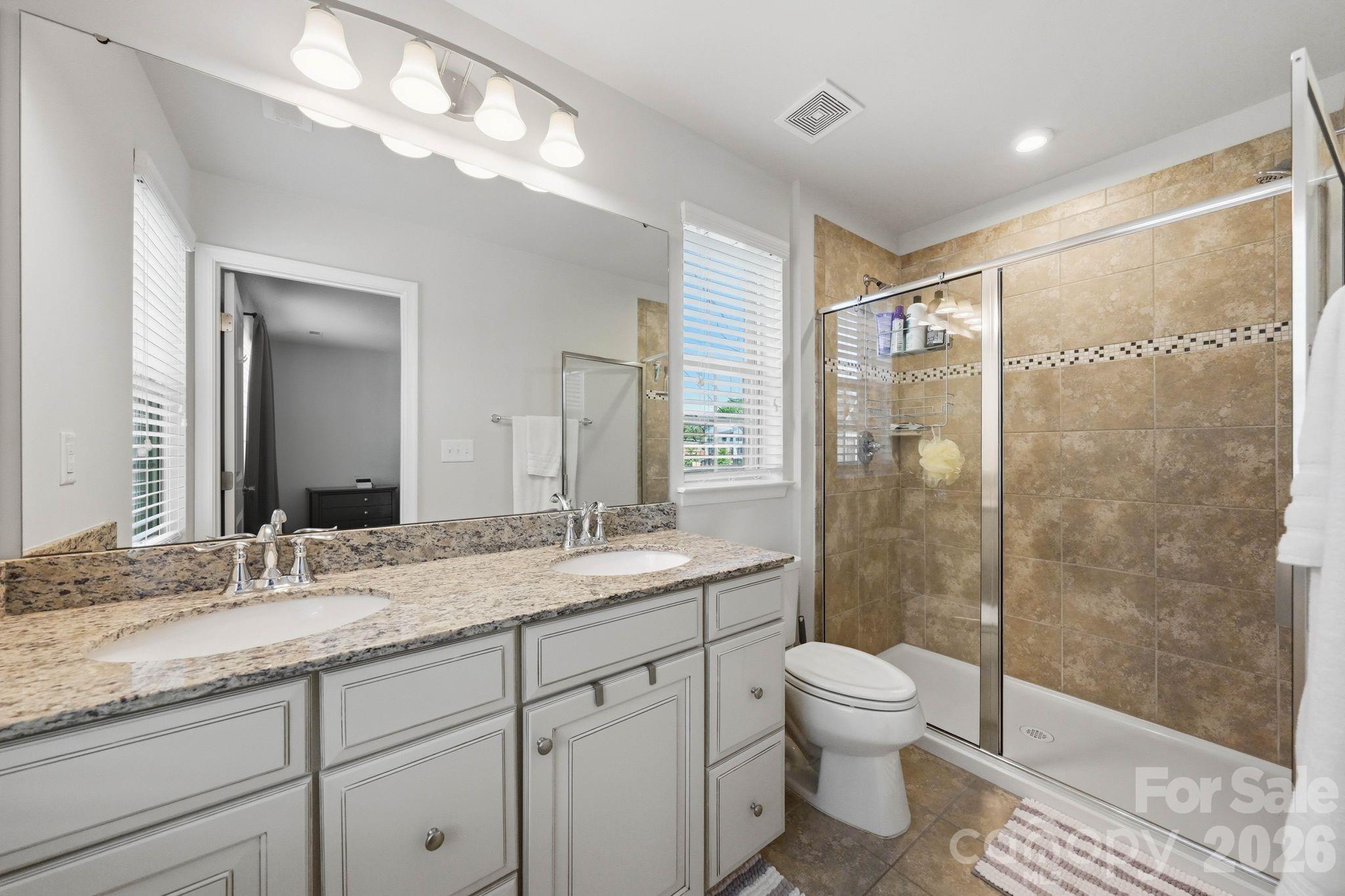 1221 Queen Lyon Court