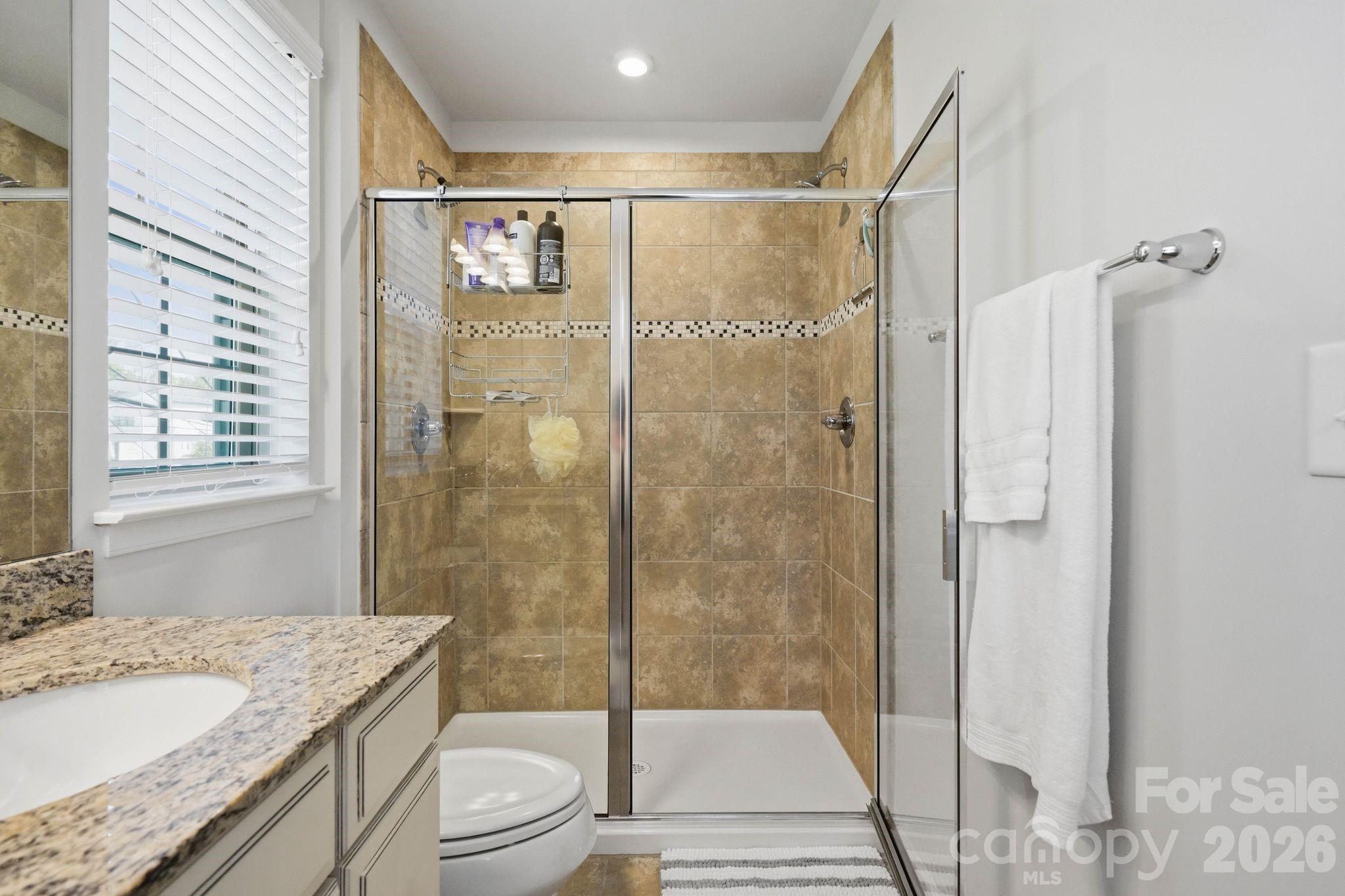 1221 Queen Lyon Court