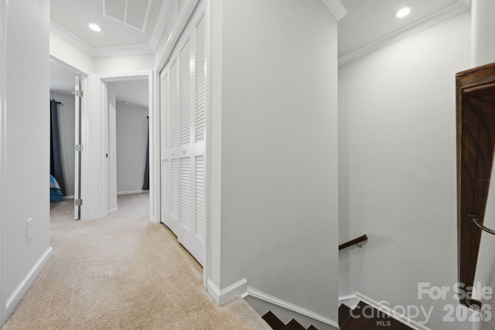 1221 Queen Lyon Court