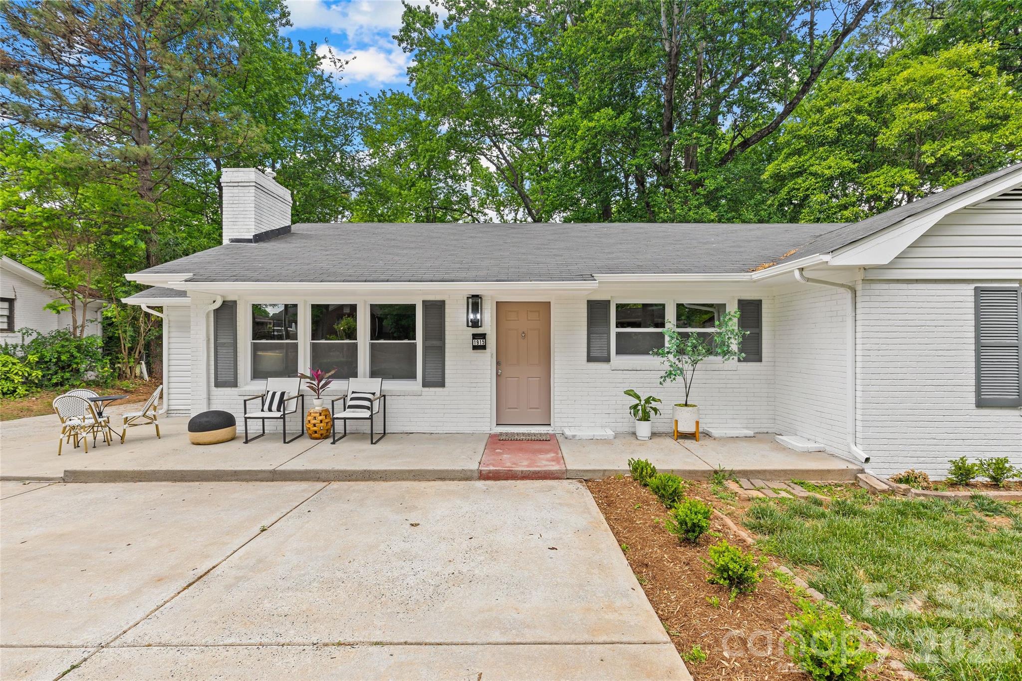 1915 Birchcrest Drive