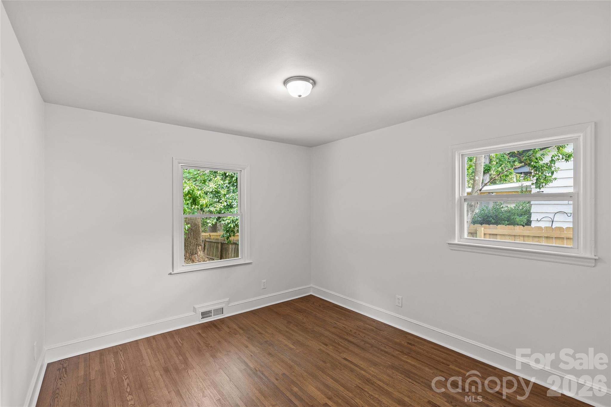 1915 Birchcrest Drive