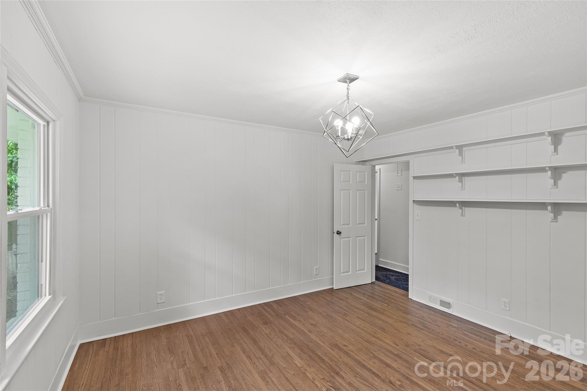 1915 Birchcrest Drive
