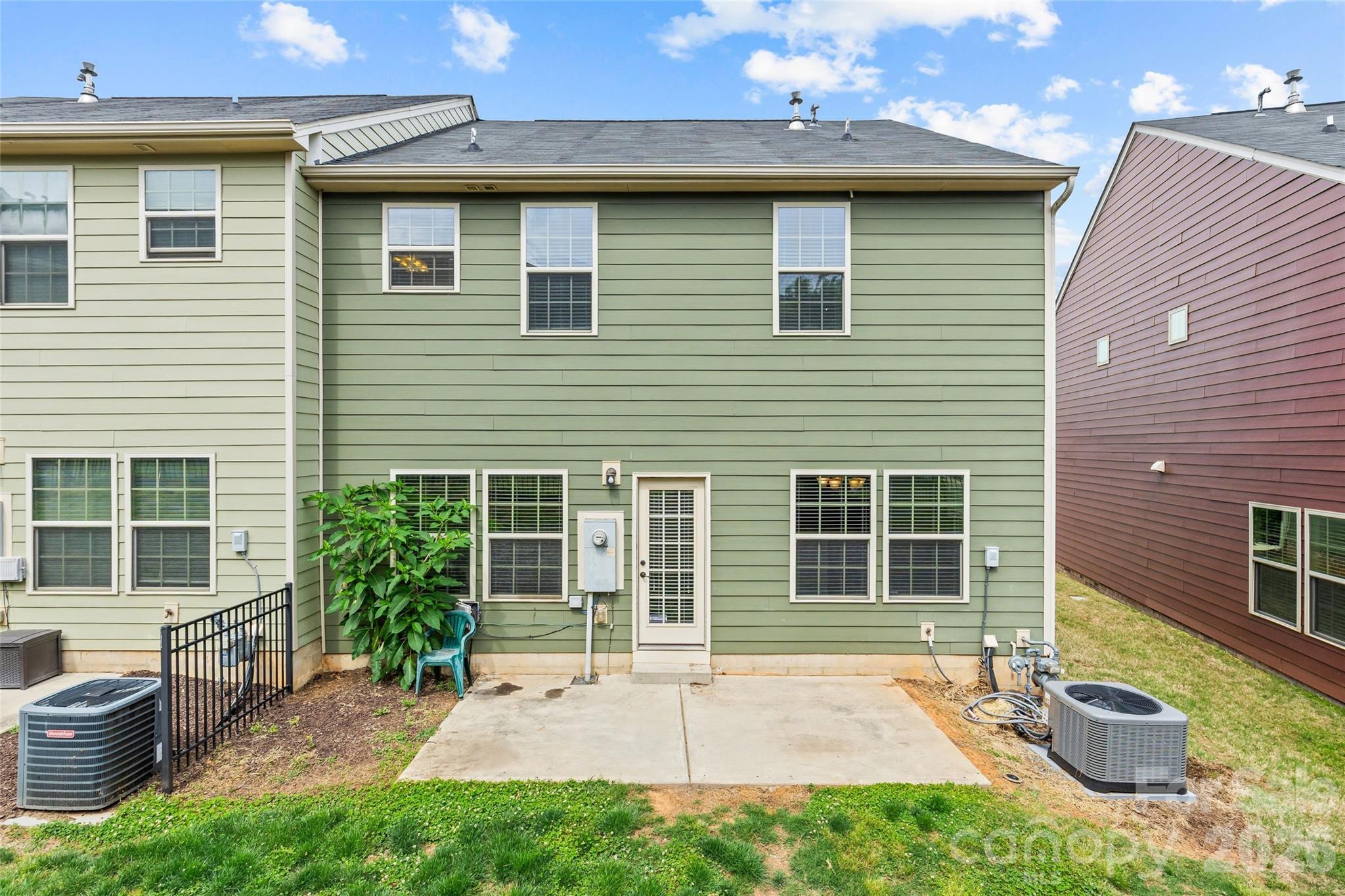 2435 Alyssa Lane