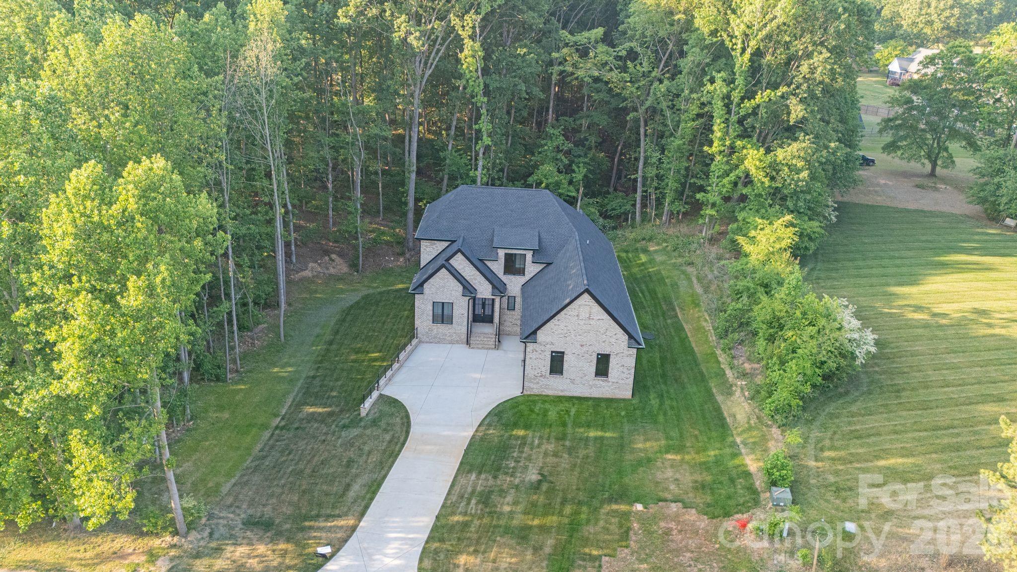 3204 Chancellor Lane