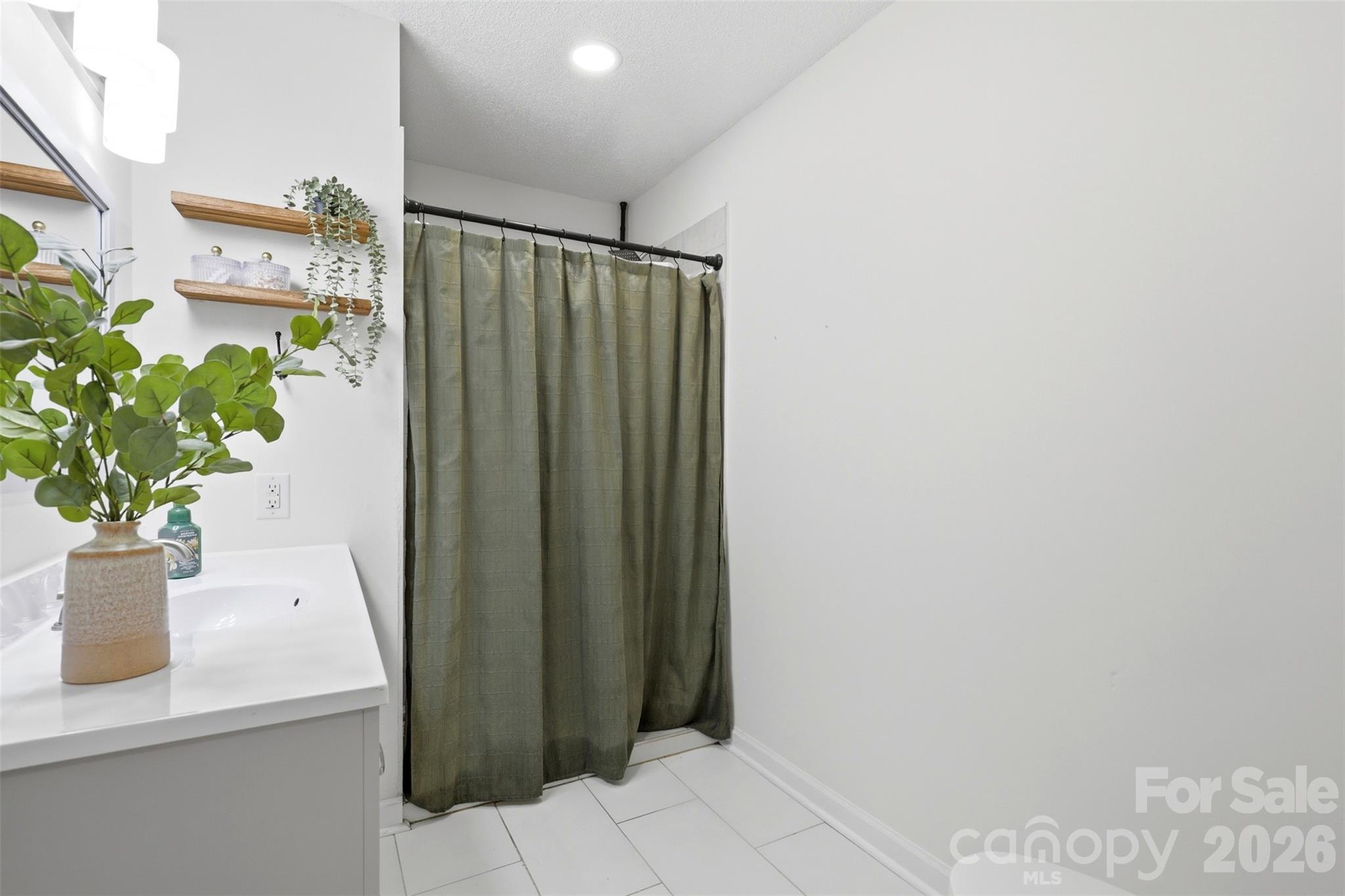 6607 Elmwood Circle