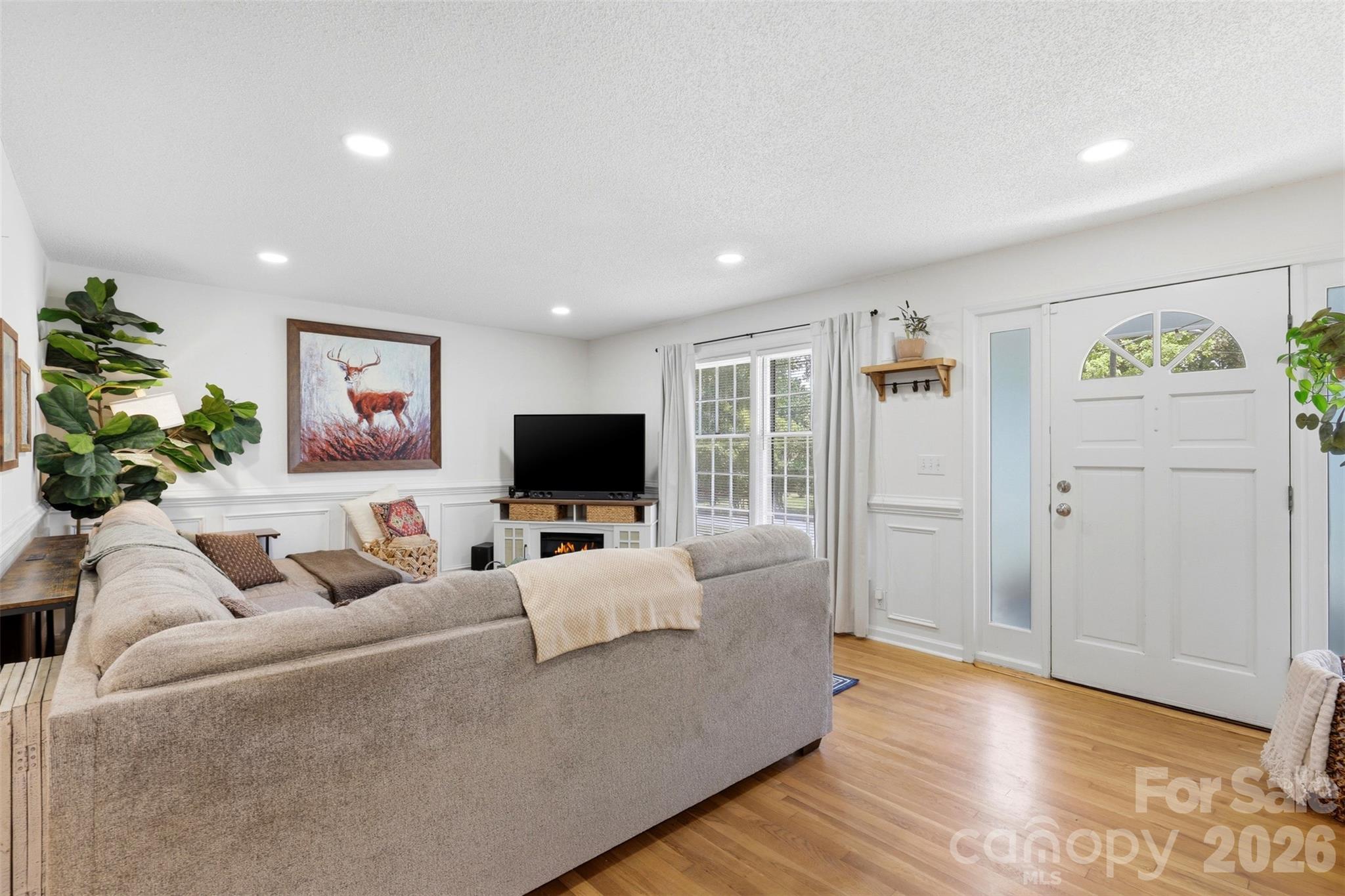 6607 Elmwood Circle