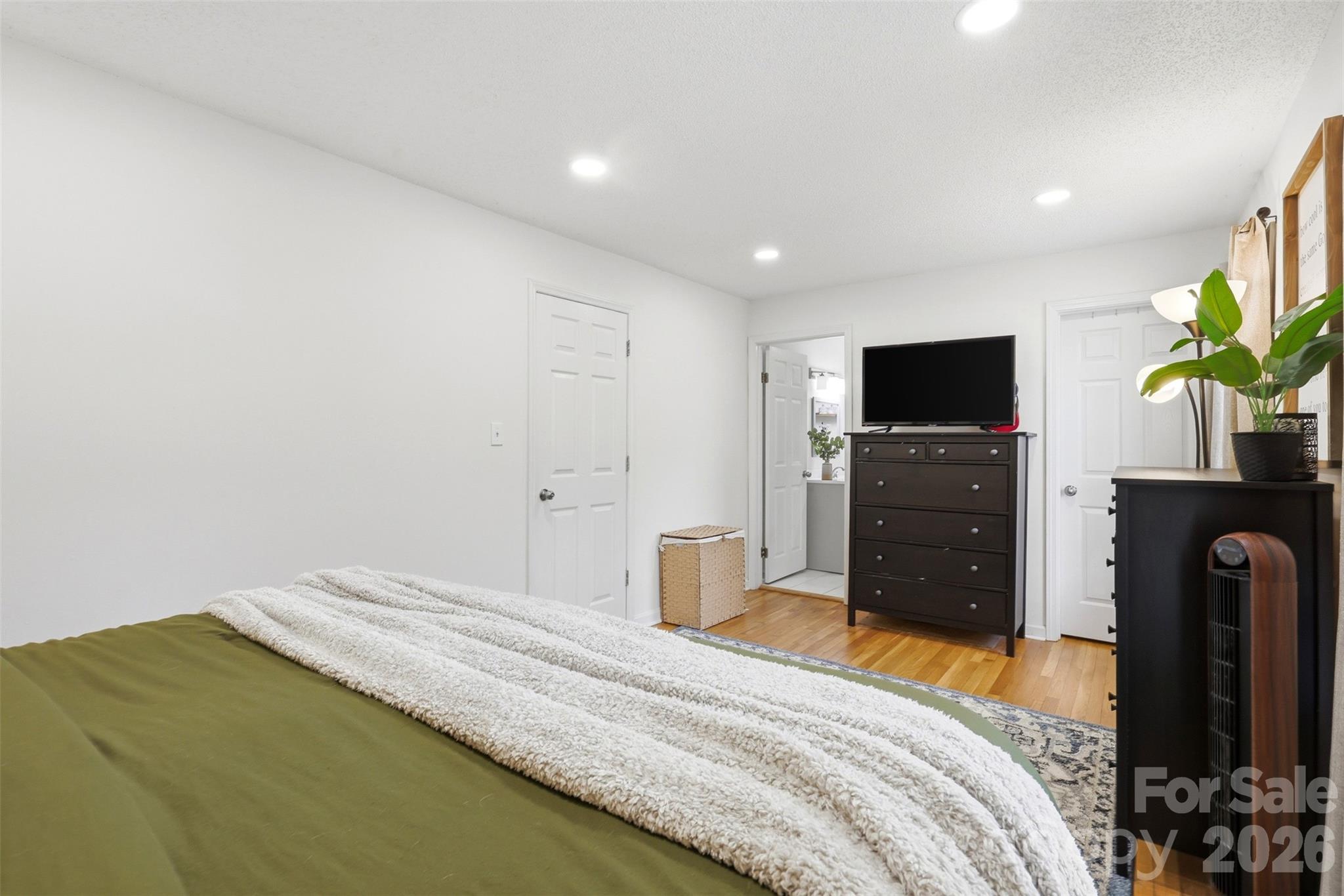 6607 Elmwood Circle