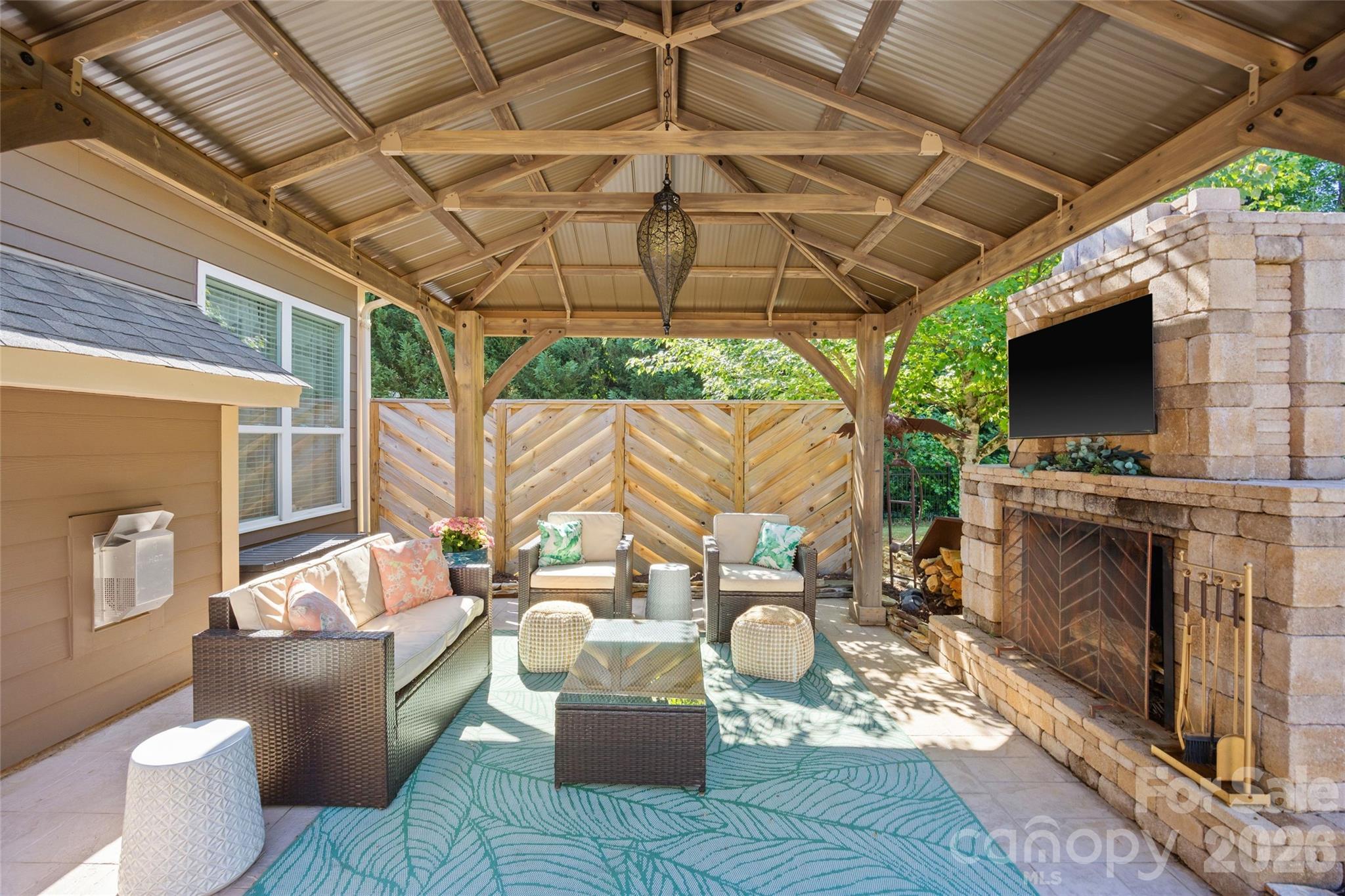 2240 Creek View Court