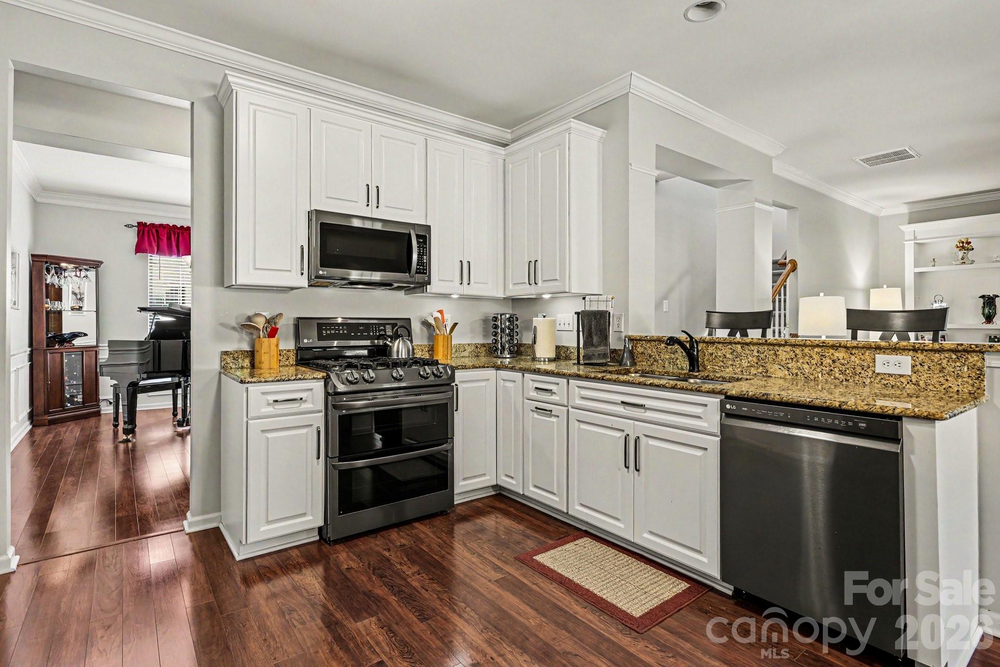 3028 Streamlet Way