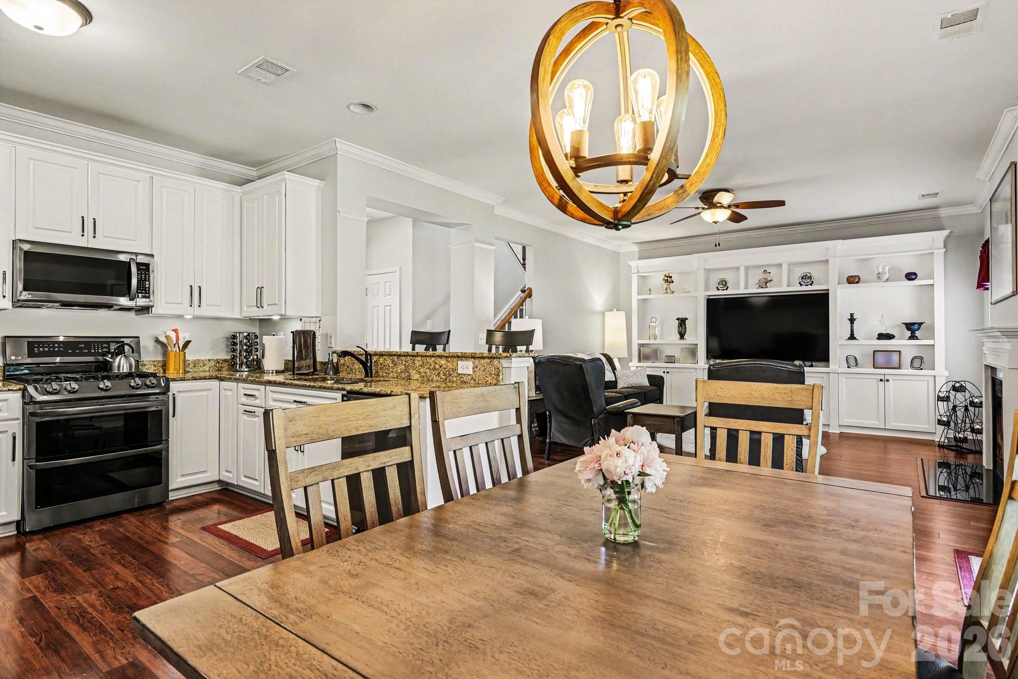3028 Streamlet Way
