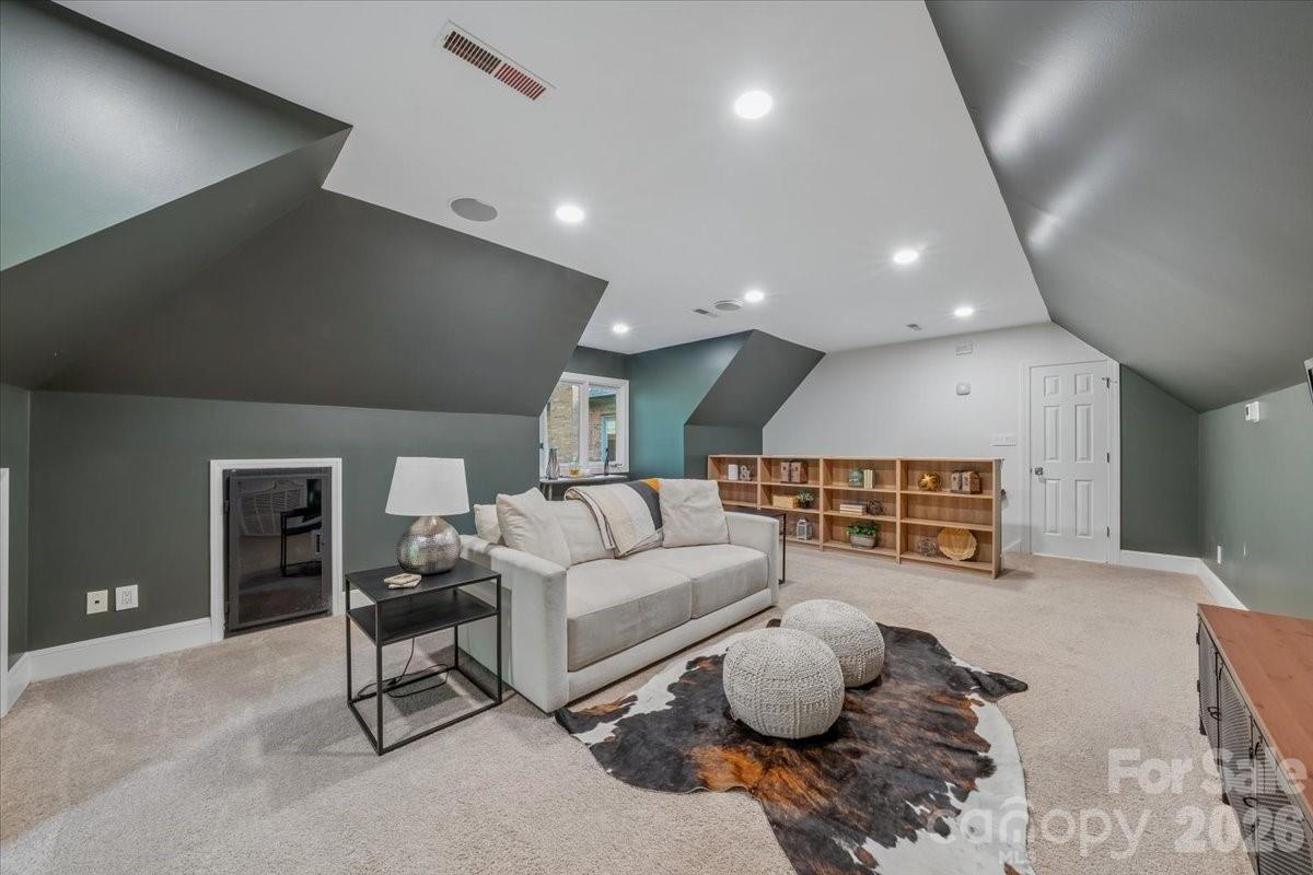 5631 Colony Road