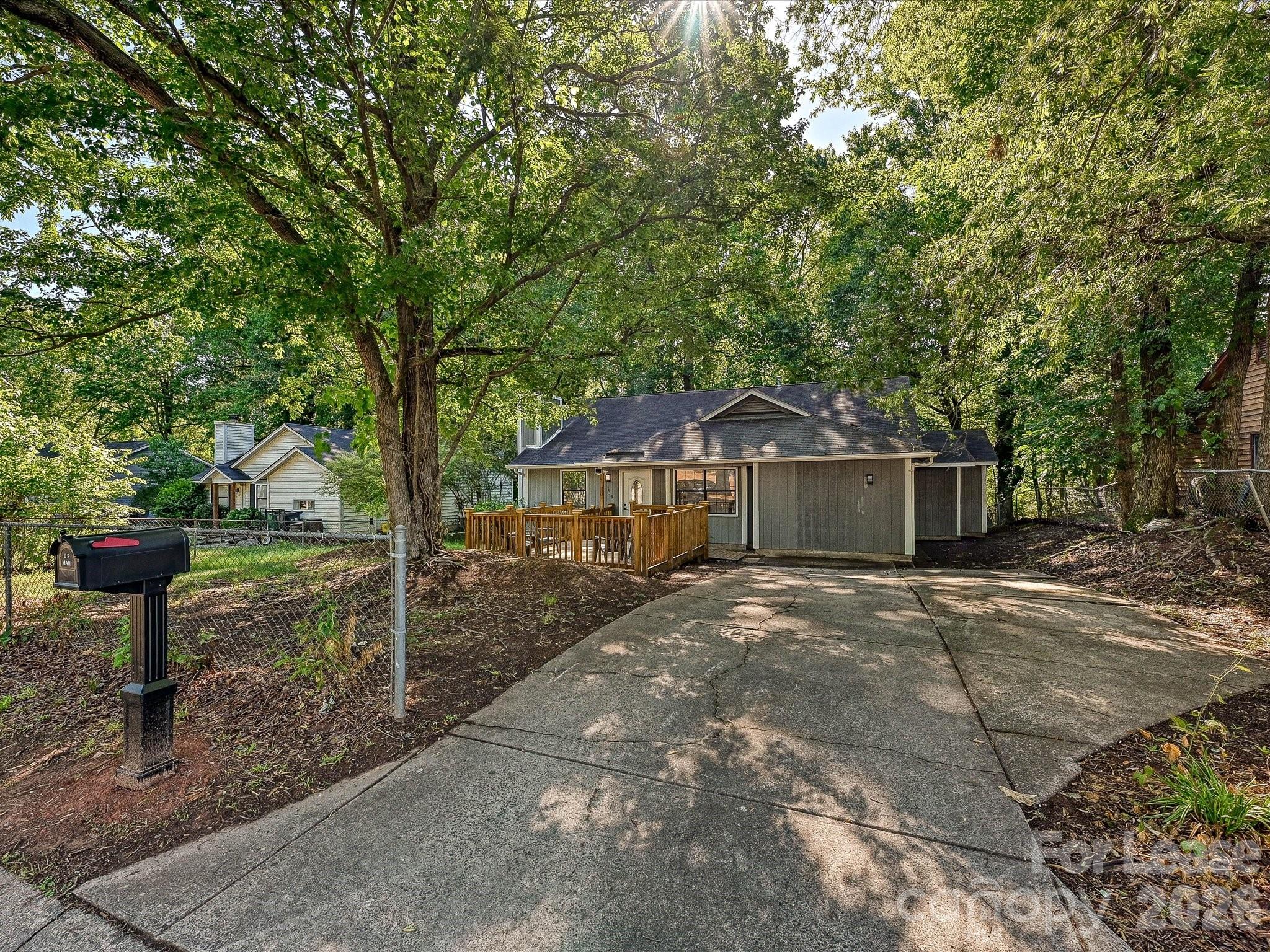 633 Pennwood Lane