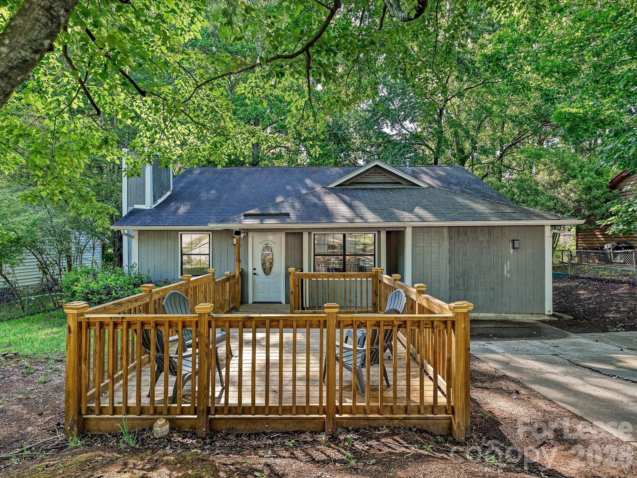 633 Pennwood Lane