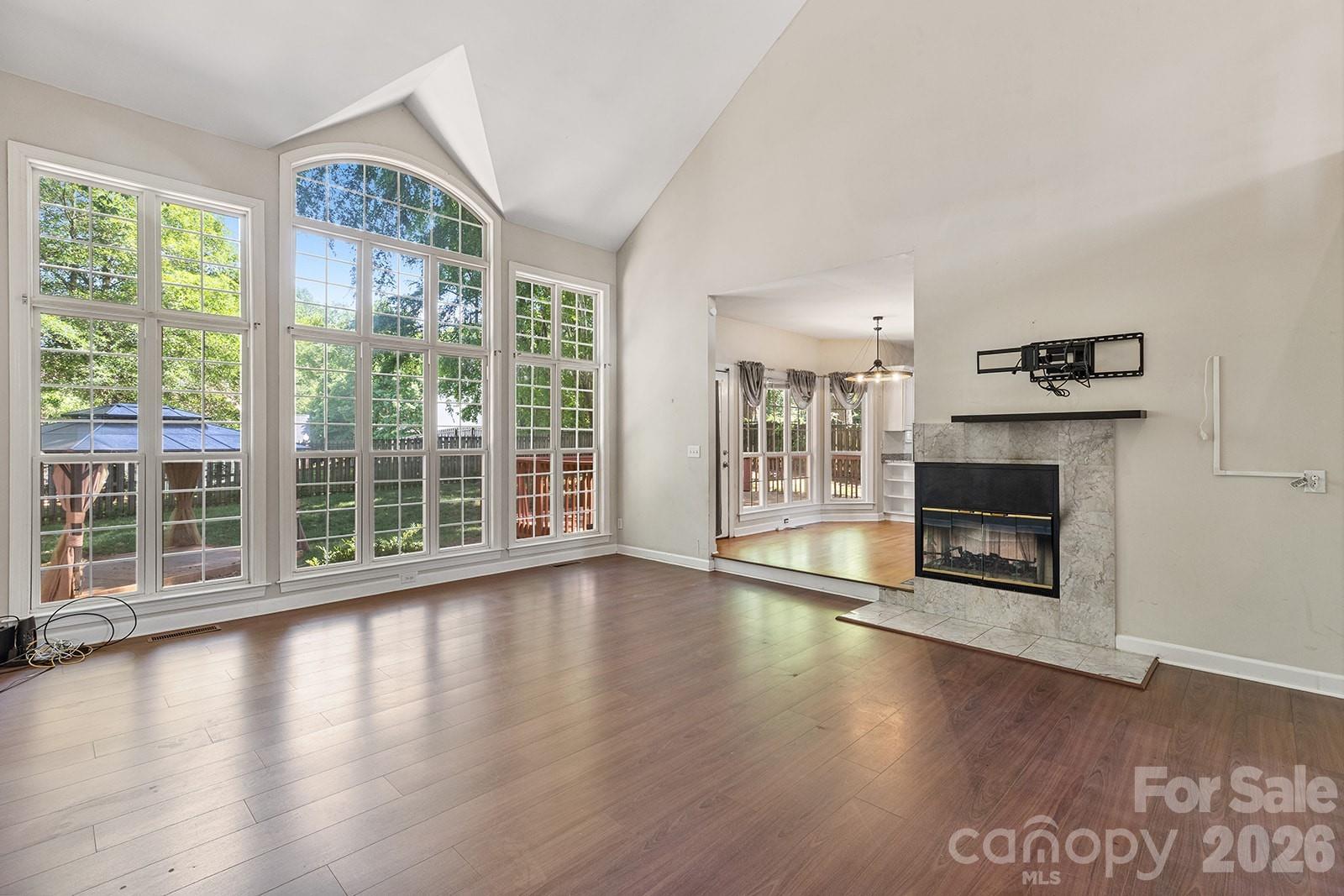9111 Brocklehurst Lane