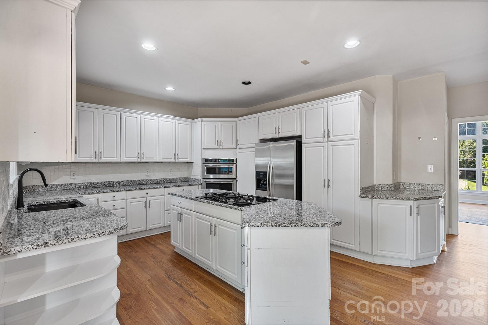 9111 Brocklehurst Lane