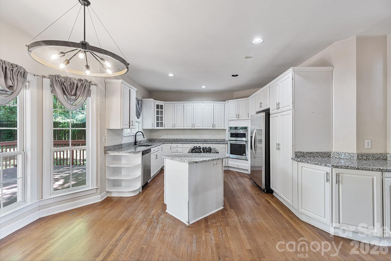 9111 Brocklehurst Lane