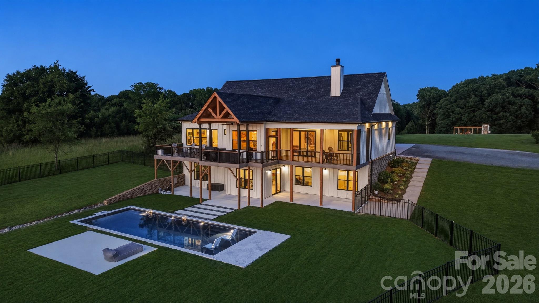 2322 Moss Farm Road
