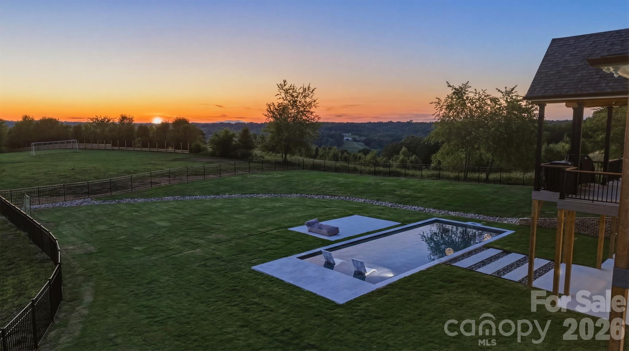 2322 Moss Farm Road