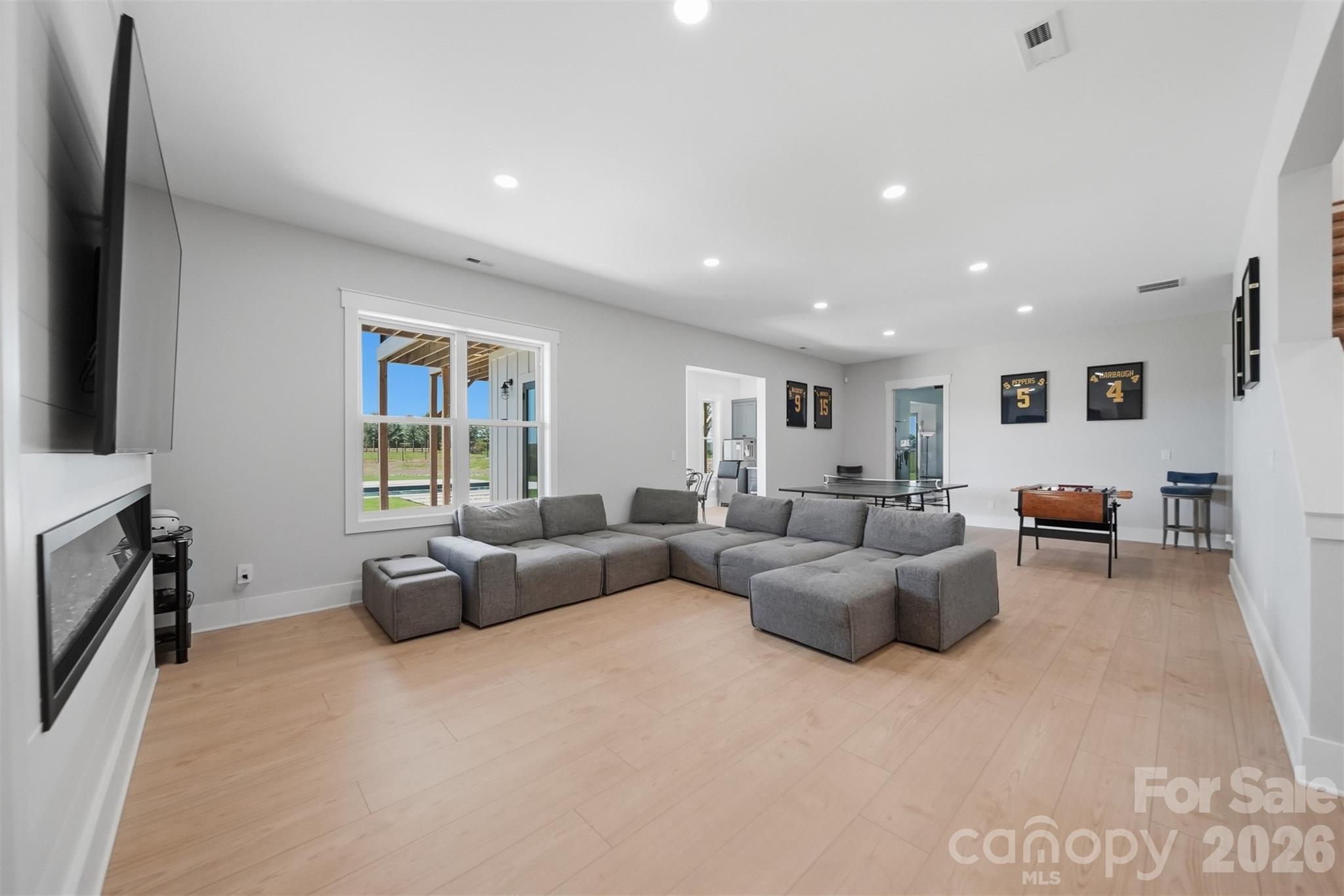 2322 Moss Farm Road