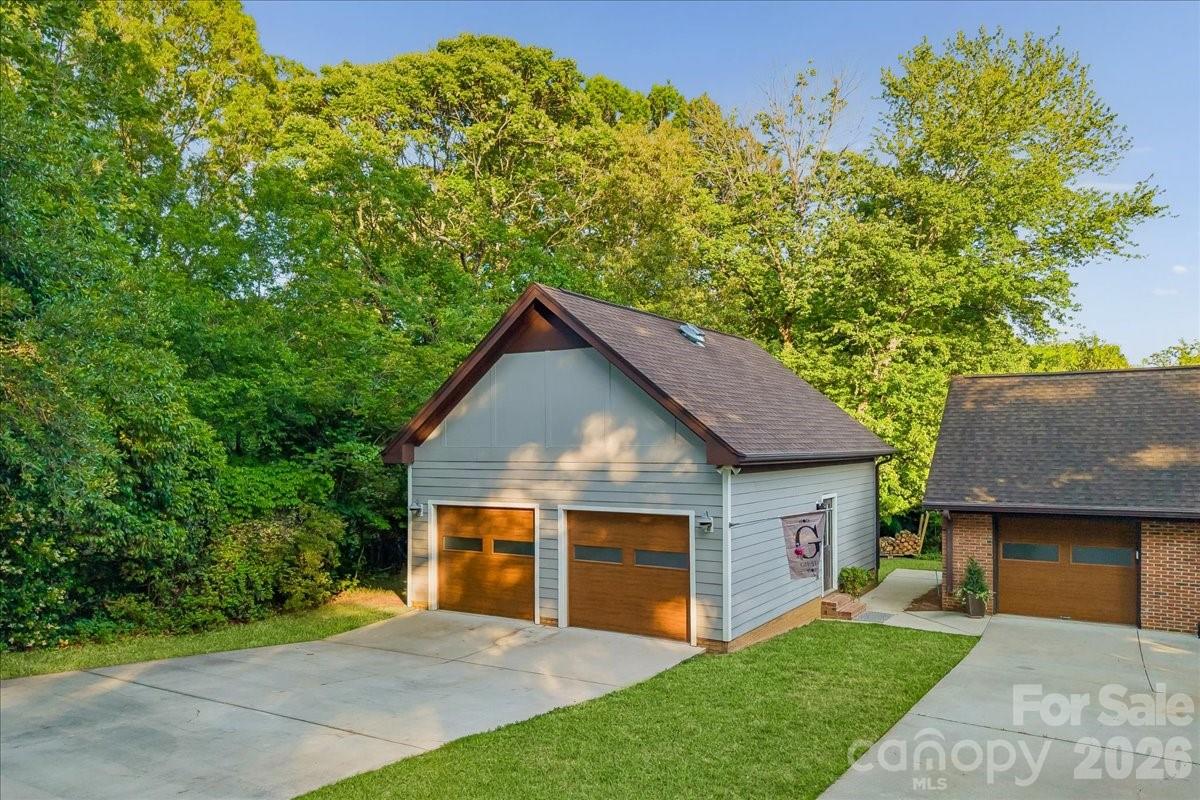 409 Whitestone Road