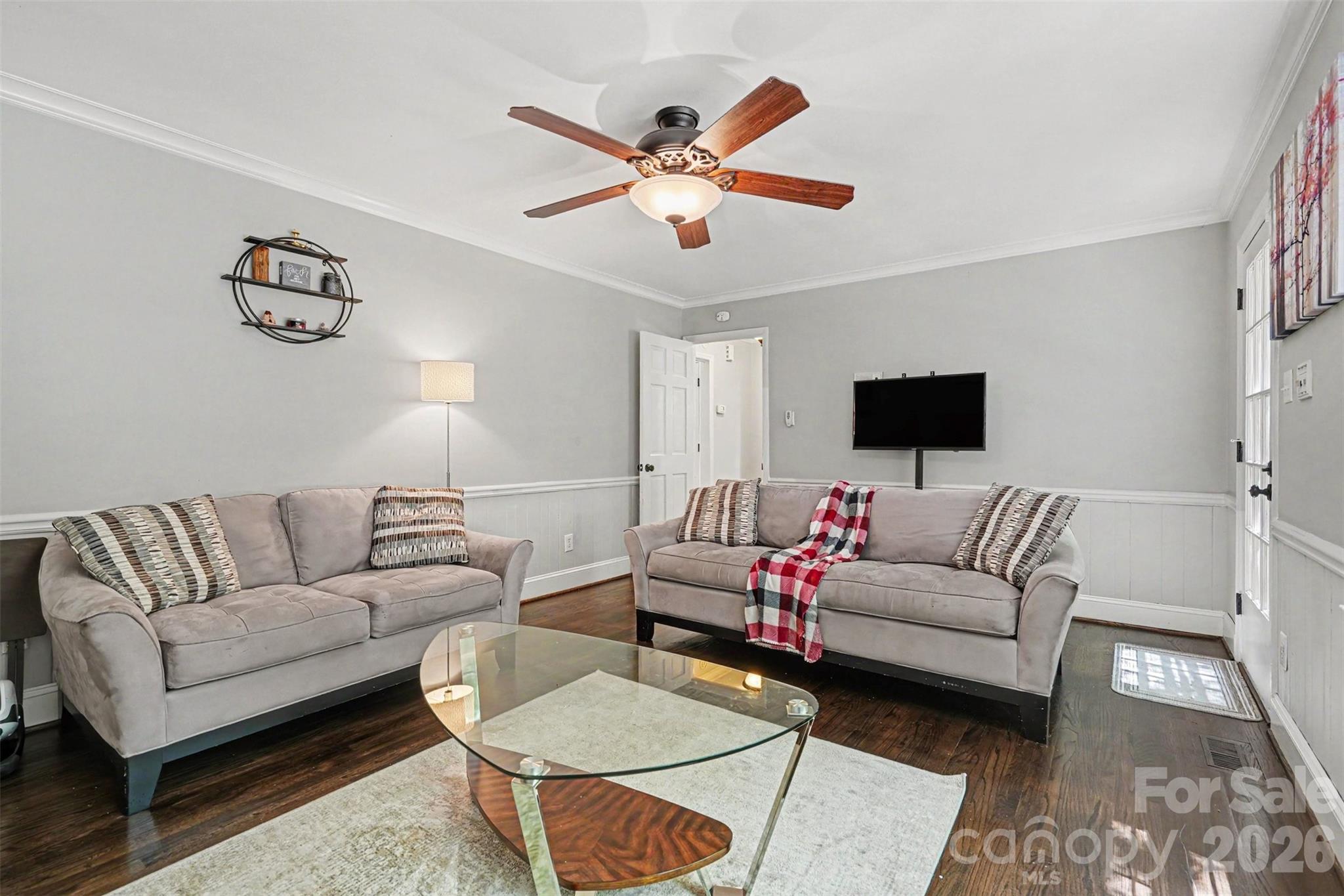 5812 Camelot Drive