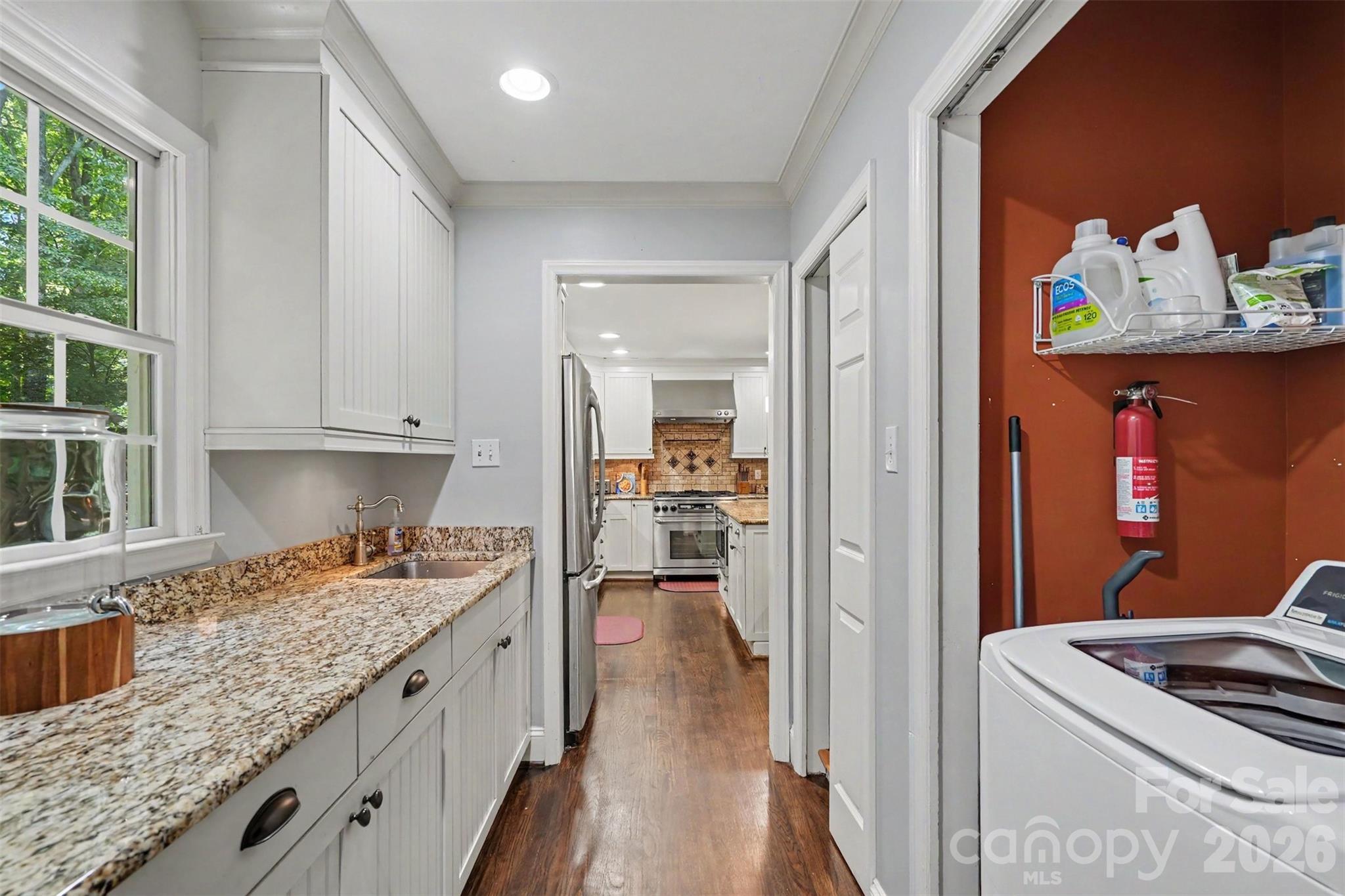 5812 Camelot Drive