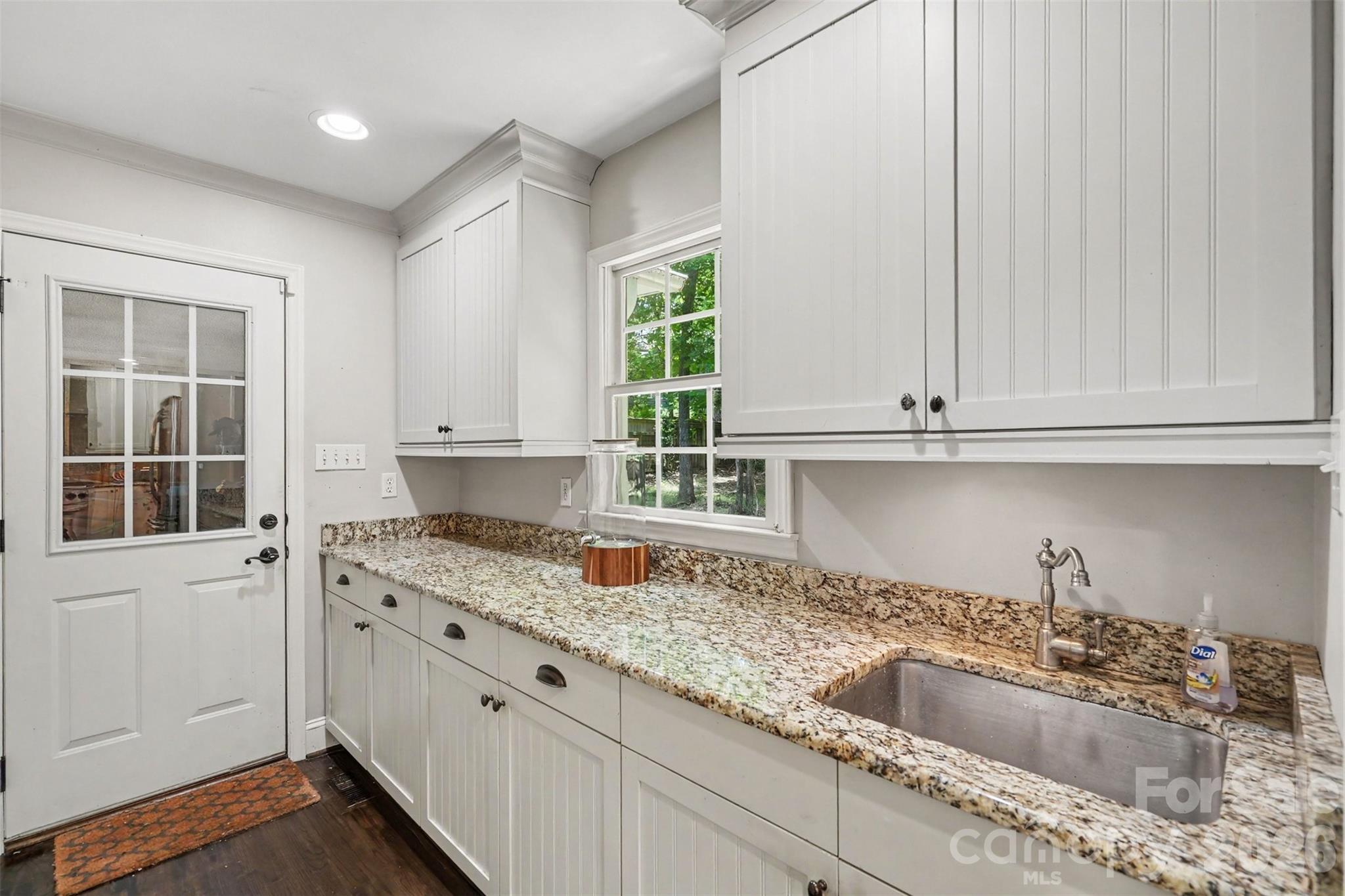 5812 Camelot Drive