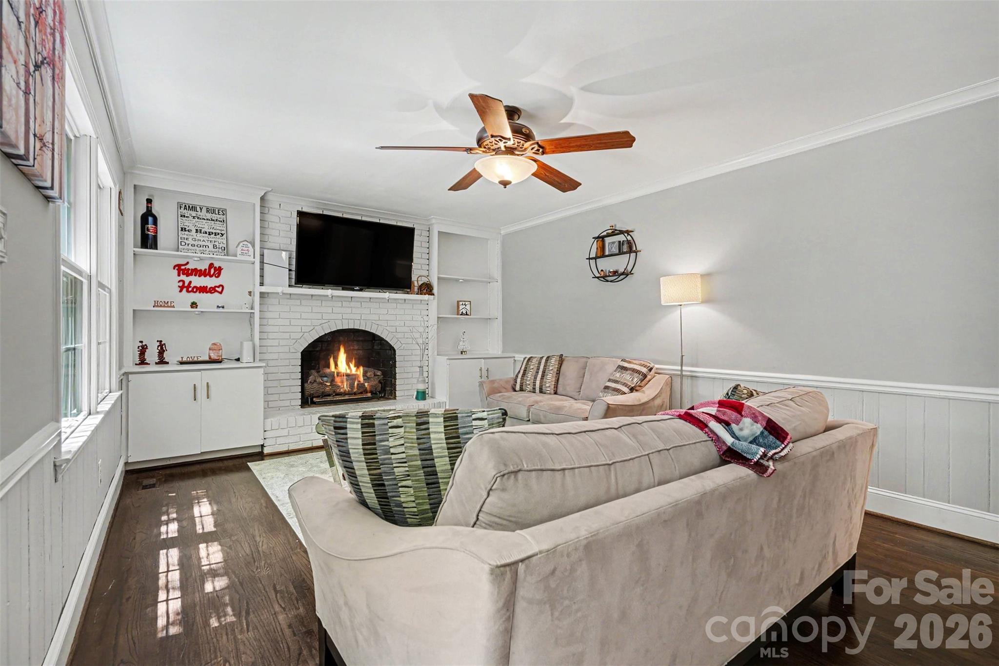 5812 Camelot Drive