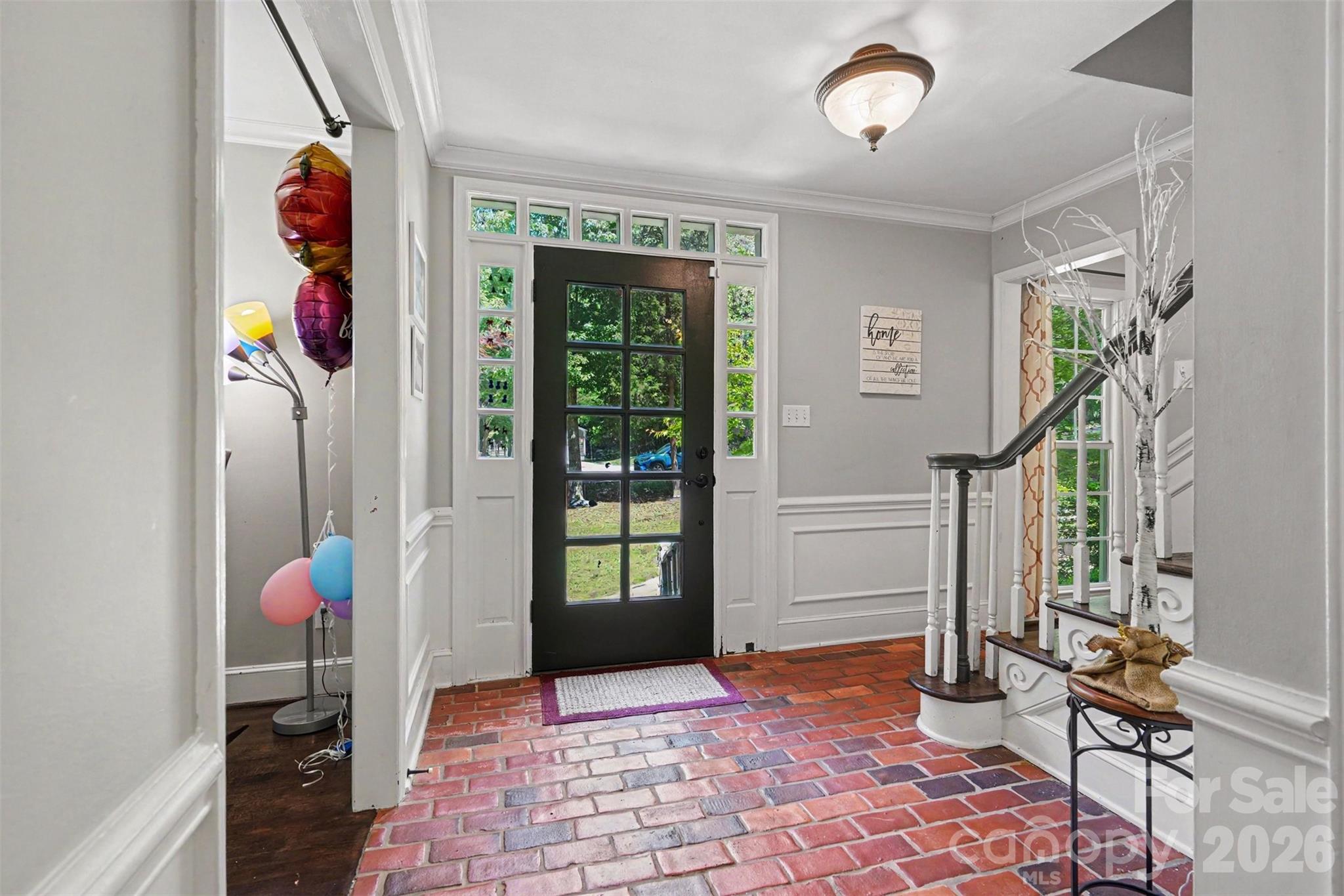 5812 Camelot Drive