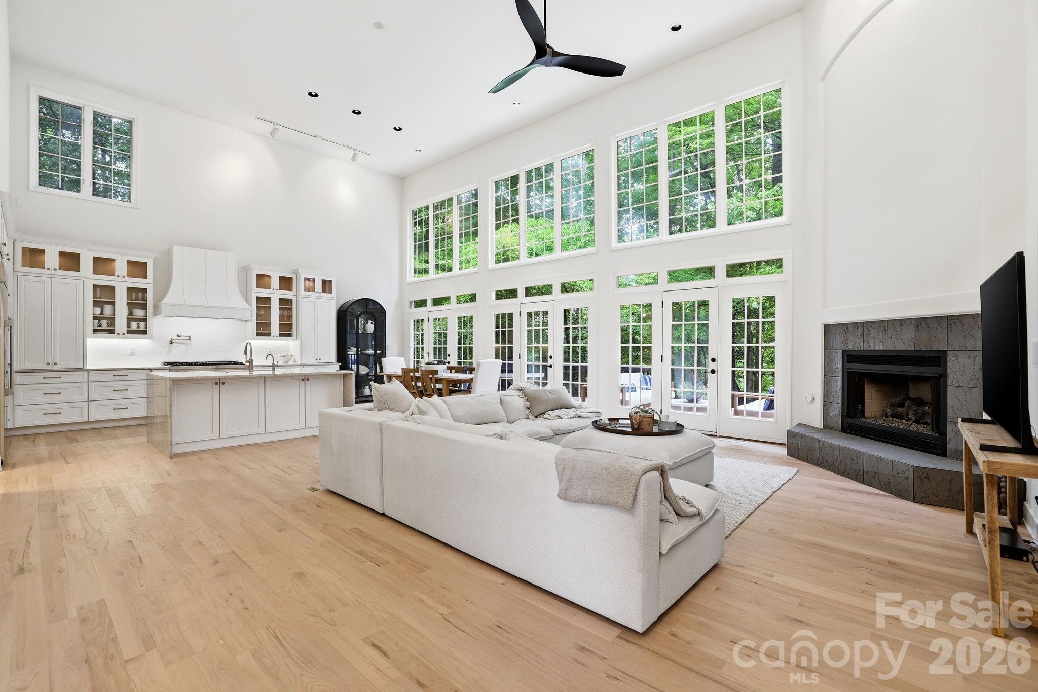 5424 Amanda Lane