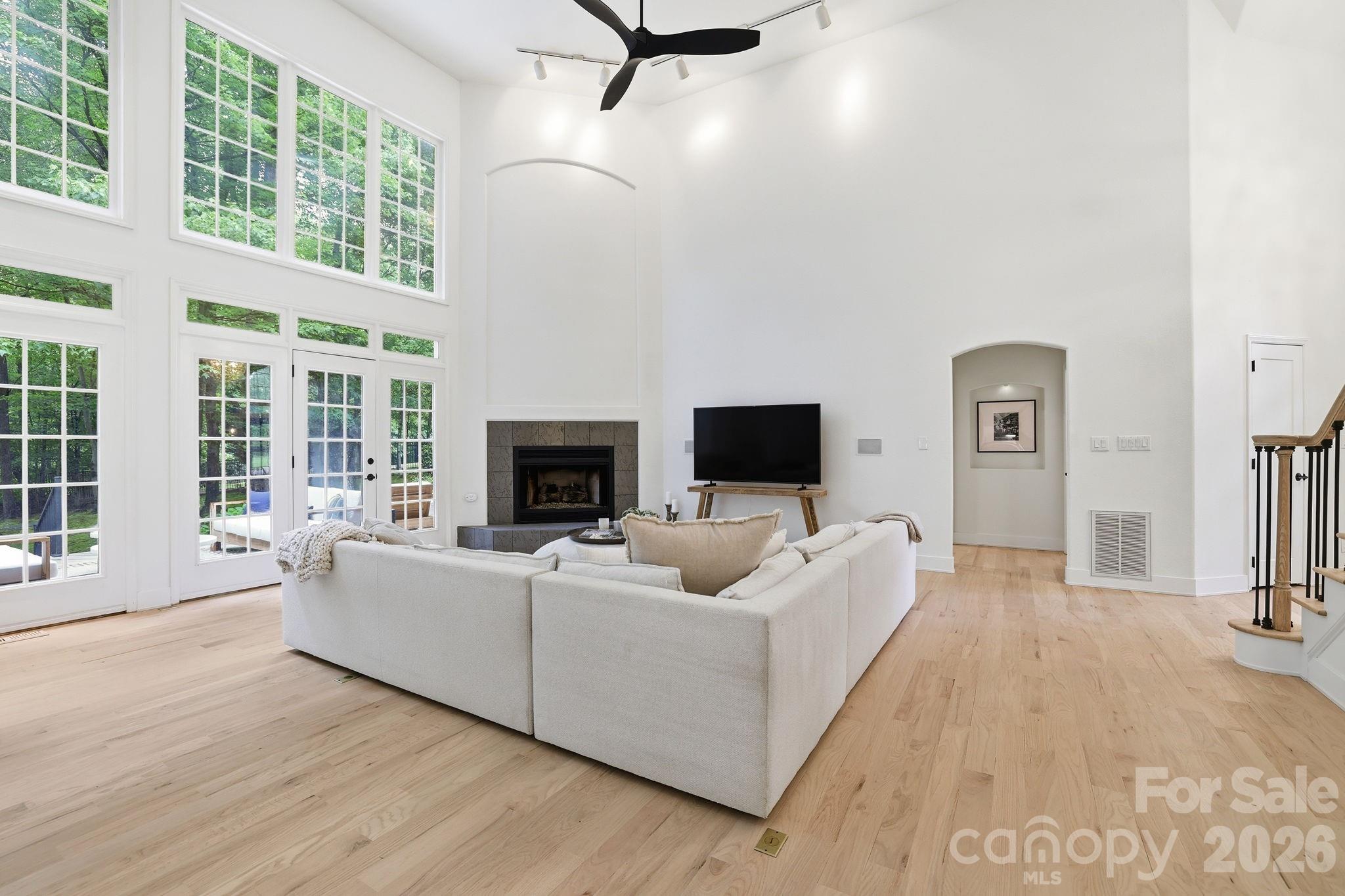 5424 Amanda Lane