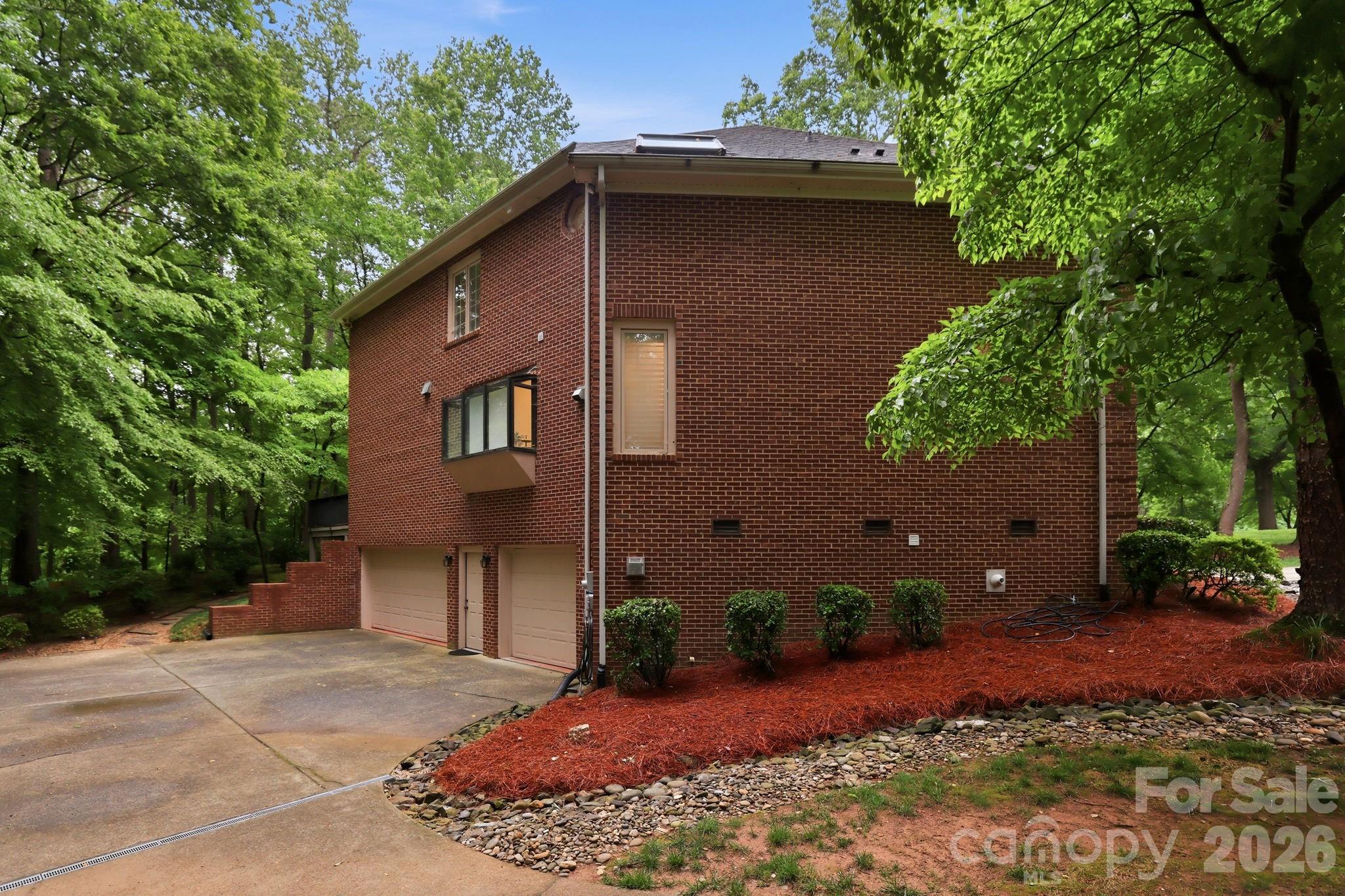 5424 Amanda Lane