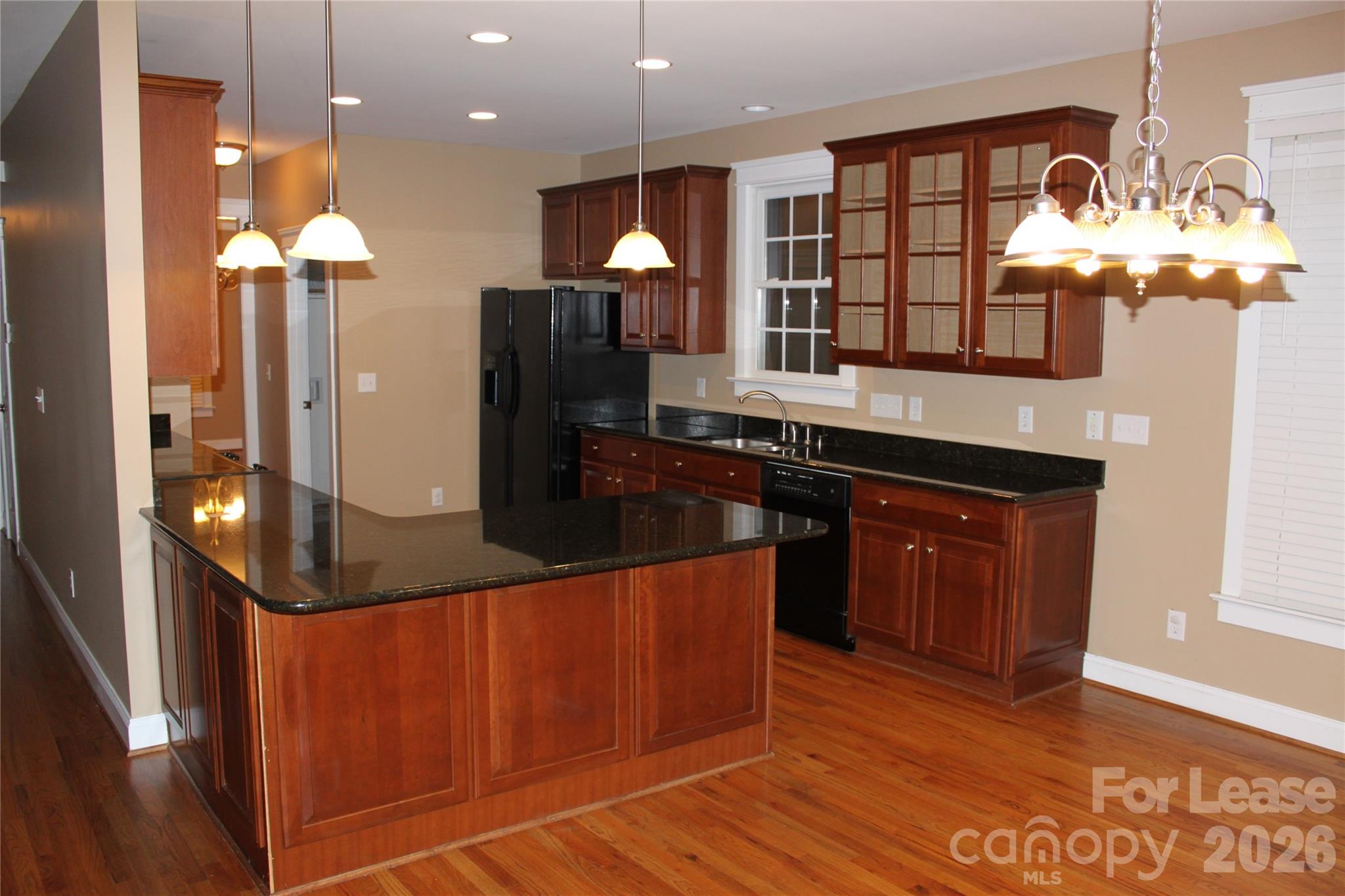 886 Promenade Walk