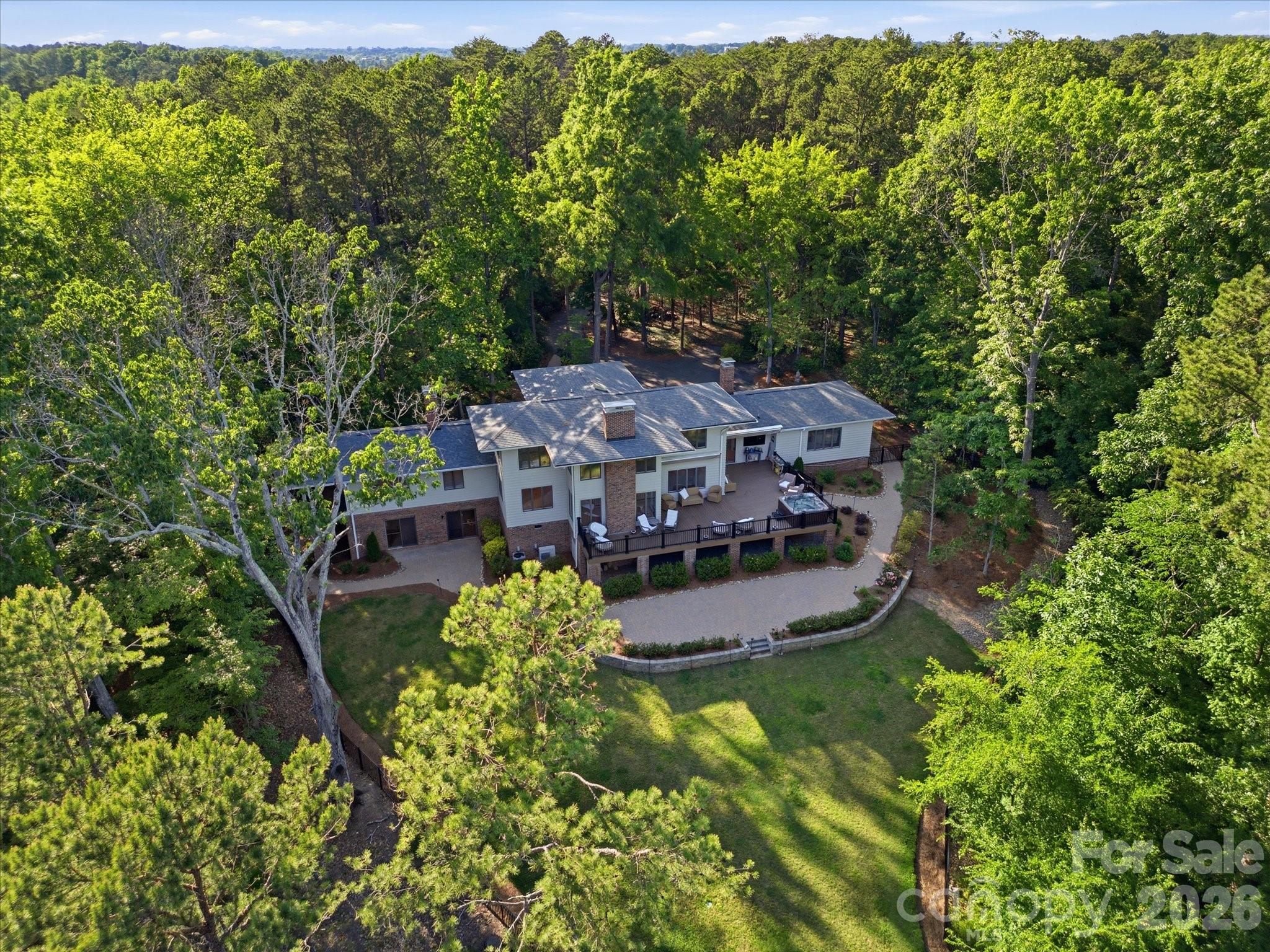 115 Forest Cliff Court NE